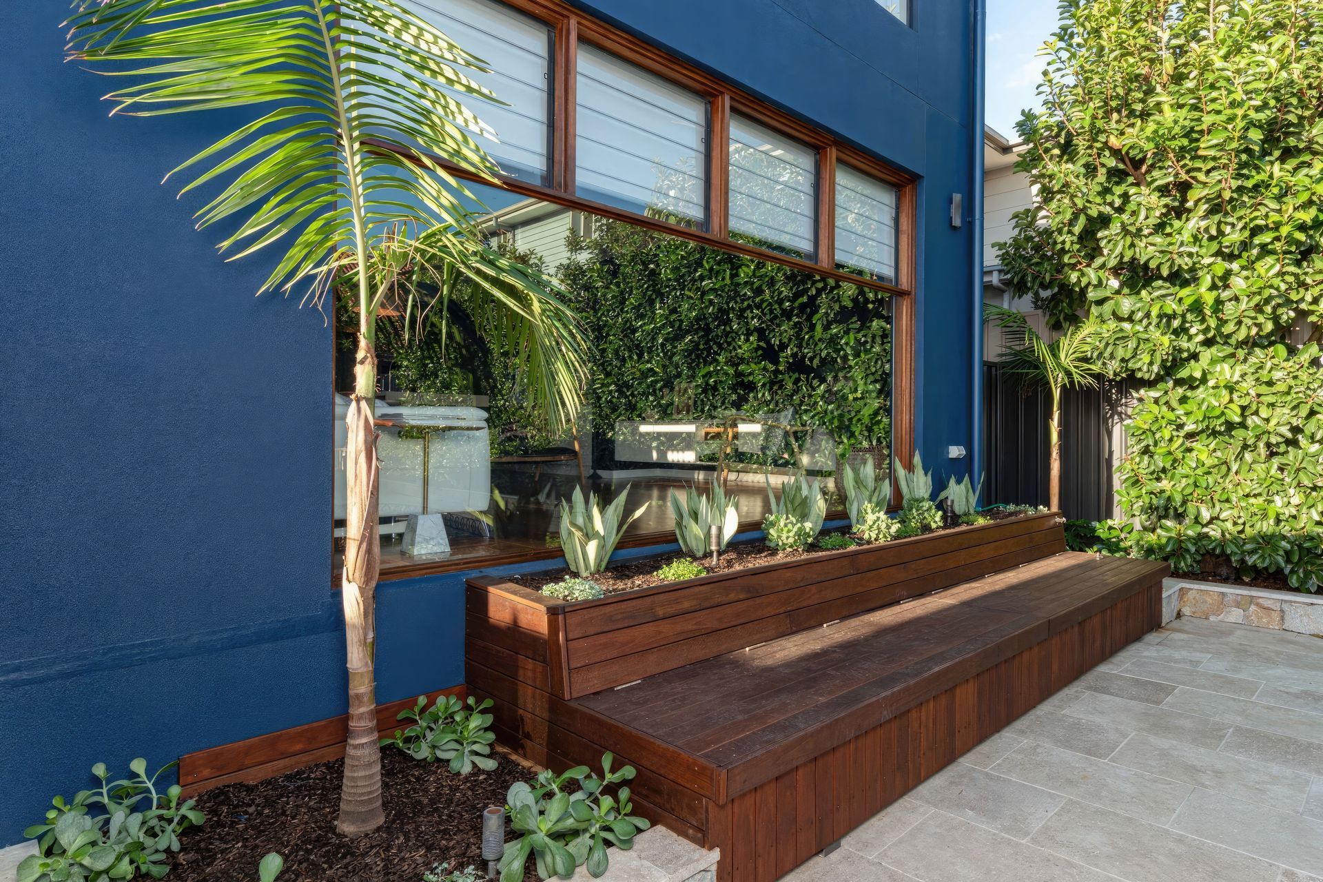 upBar-Beach-Urban-Oasis-In-bench-storage-and-sitting-area-scaled-fix-standard-scale-200x.jpg