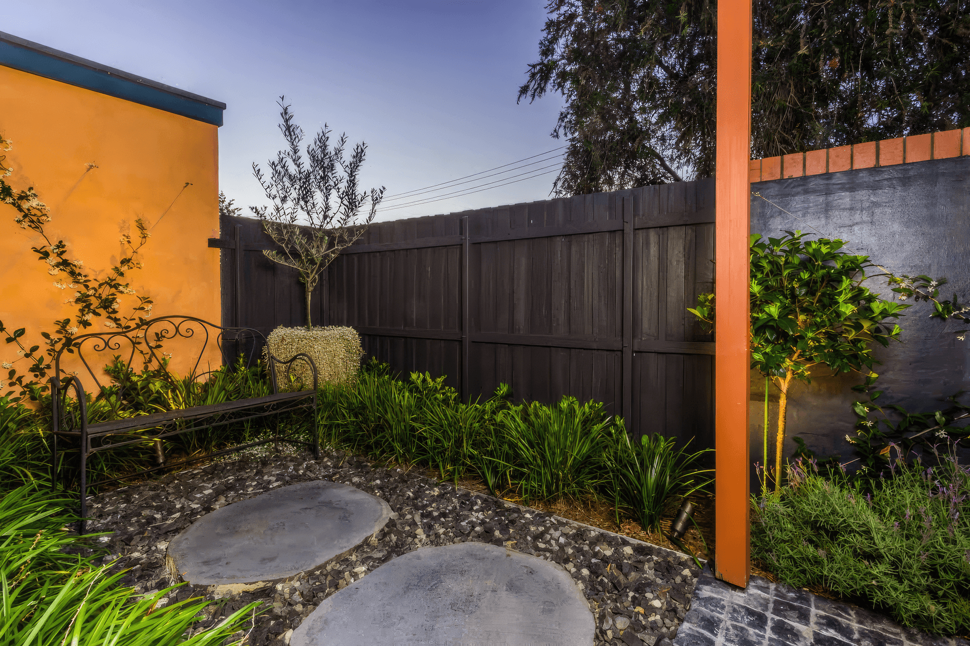 upThe-Junction-Landscape-Design-12-MUD-Landscape-Design-1024x683-fix-standard-scale-200x.png