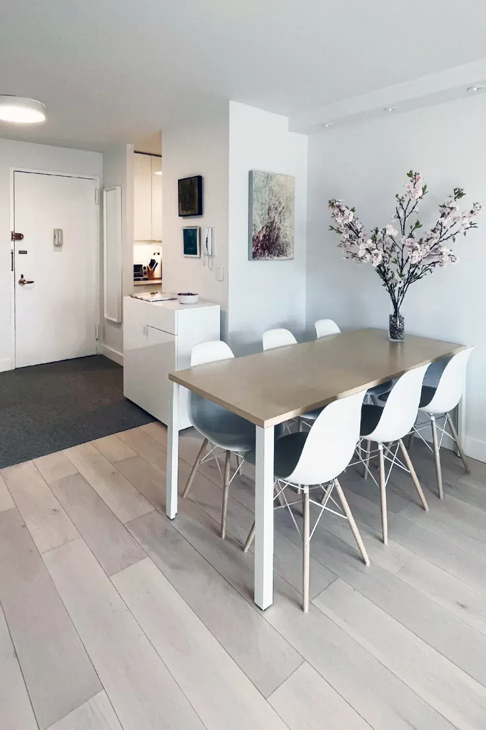 Dinning02-v2.webp