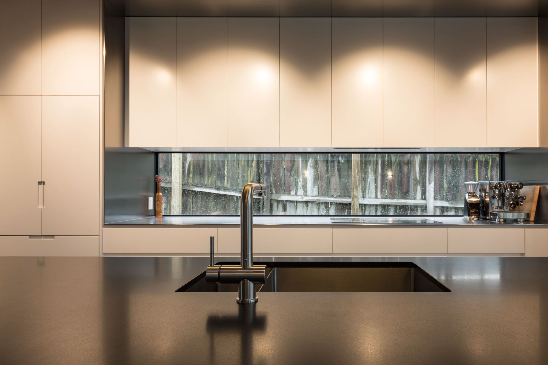 kitchenneodesignherbstdesignercustomveneerstainlesssteelauckland7.jpg