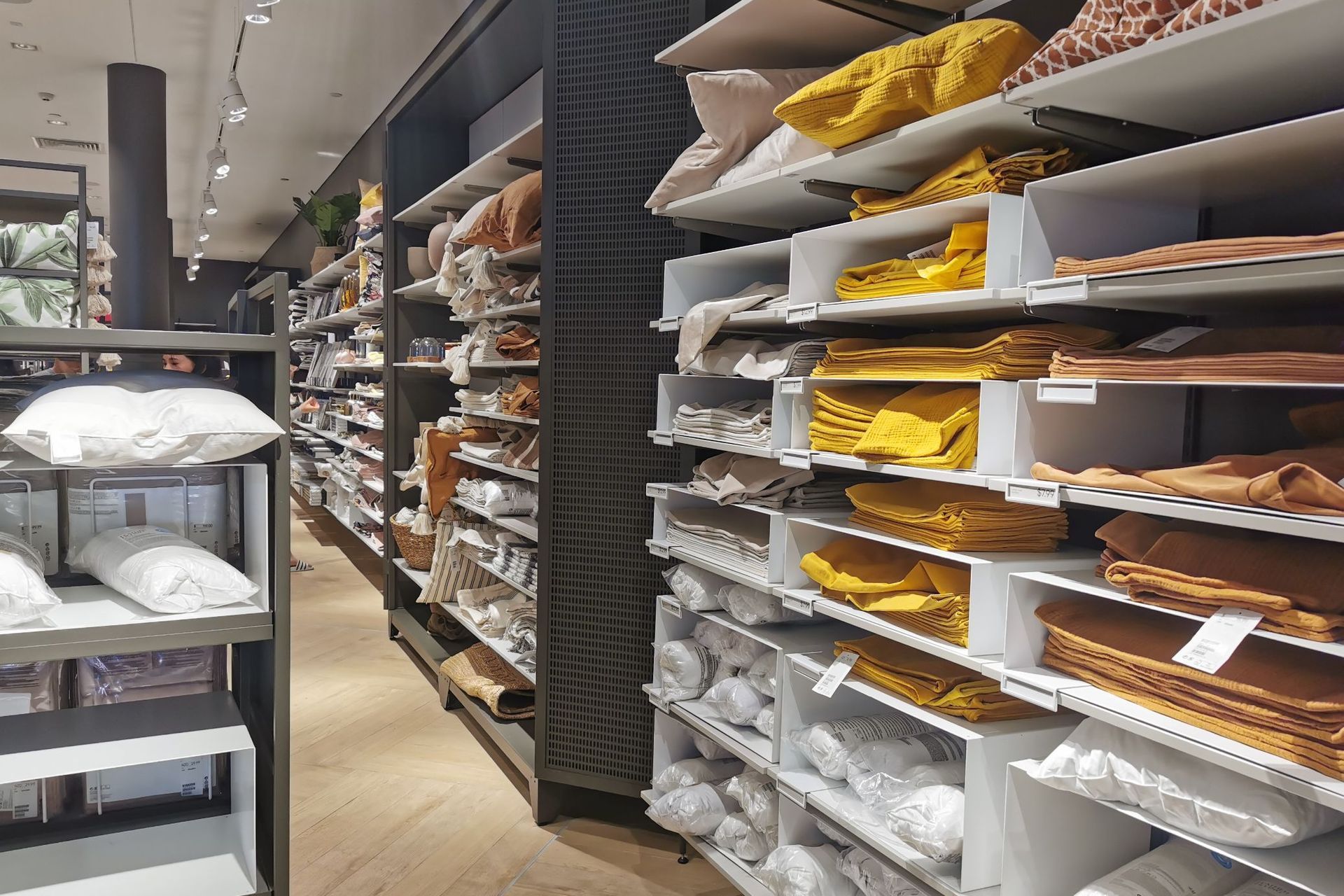 H&amp;M Westfield New Market
