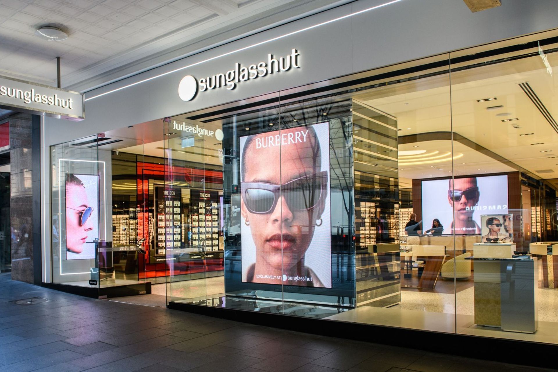 Sunglass-hut-sydney-3.jpeg