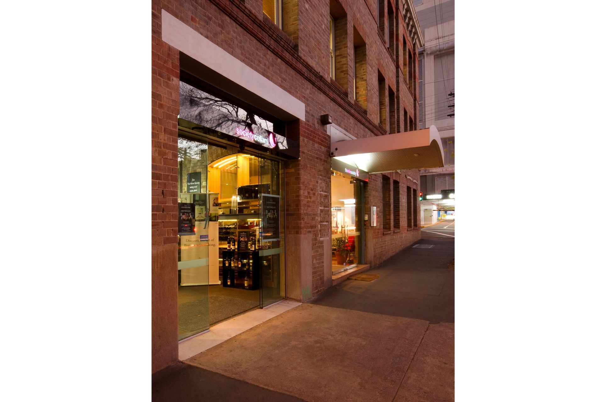 The-wine-society-photo-template-for-project-pages.jpg