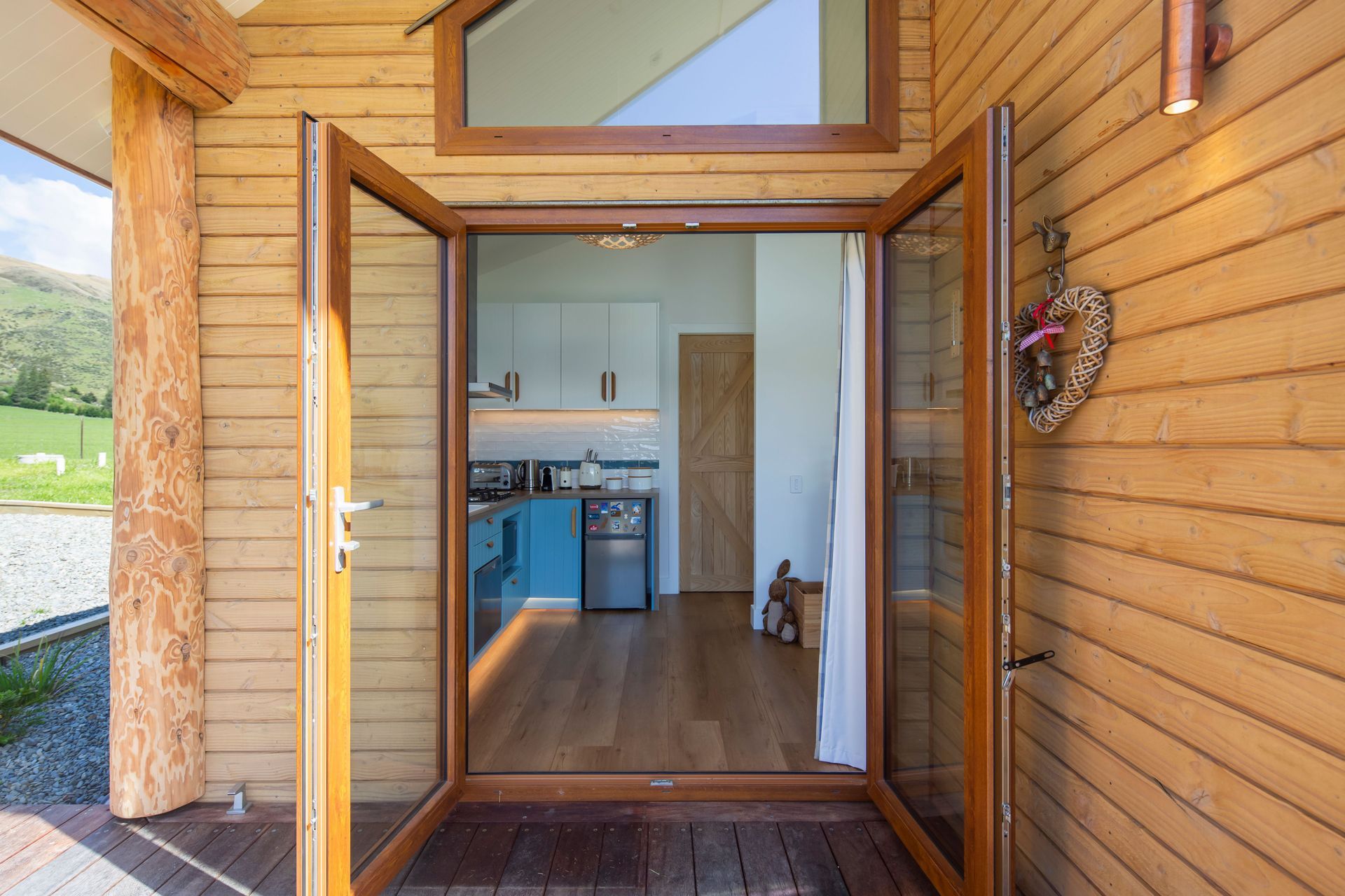 50McLeanRoadGarstonguesthouse001.jpg