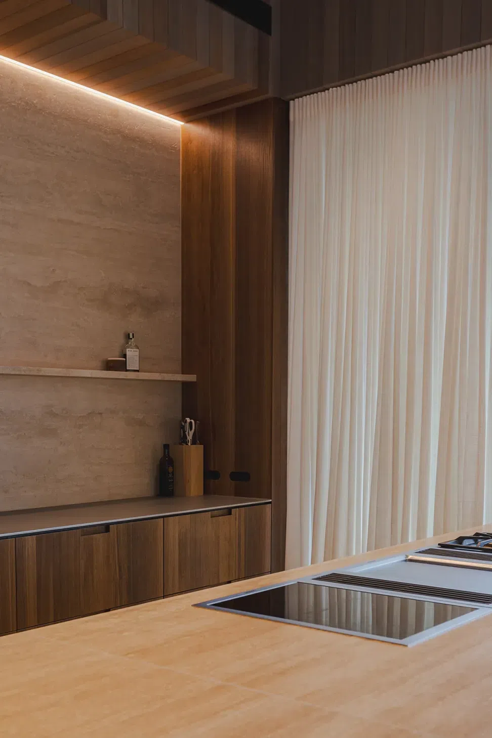 68d0a40de34f834ae92dfaaeMaungakawa-Home-Arabica-Smoked-Oak-Timber-Panels-4.webp