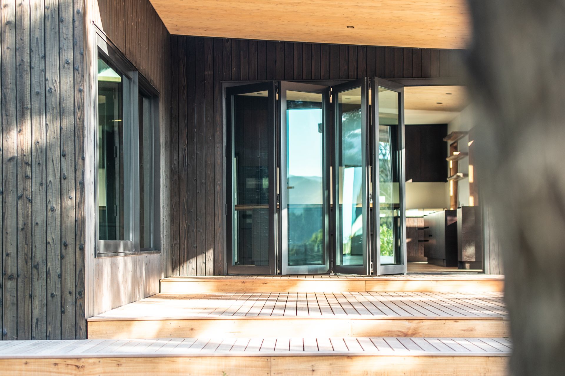 Bi-folds-by-kitchen-50mm.jpg