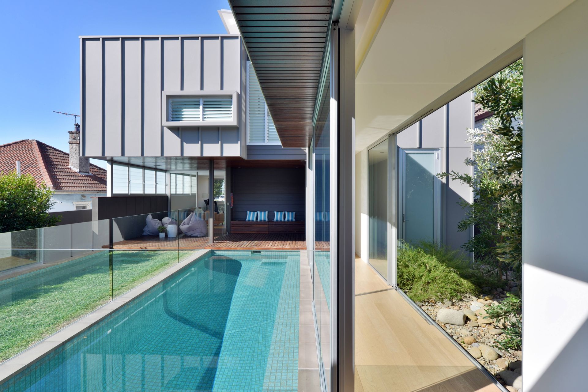 Carter St Bronte