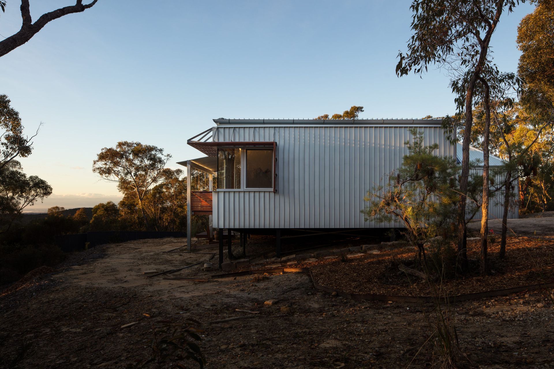 L-House