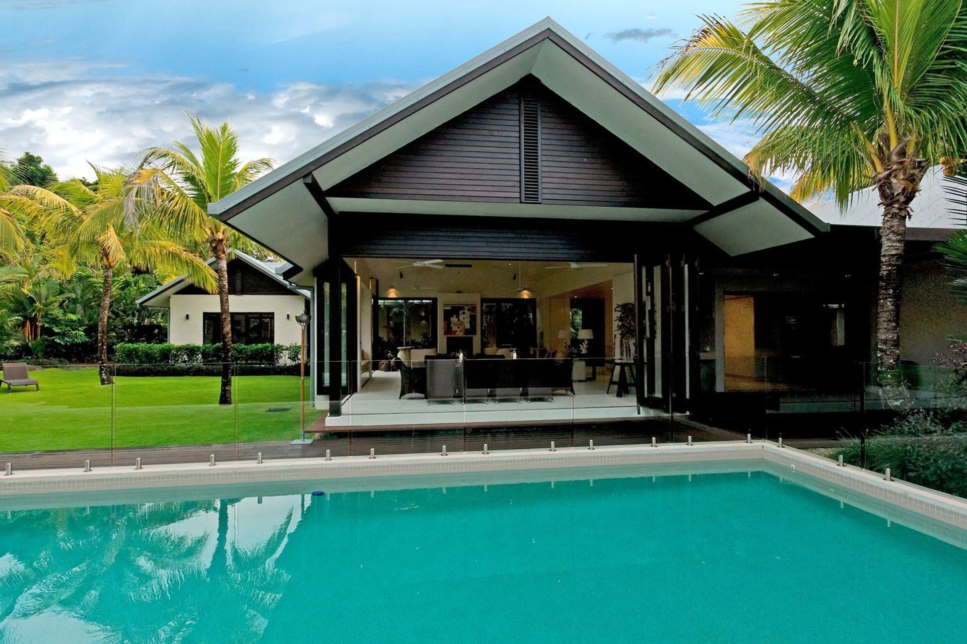 Alalia Port Douglas