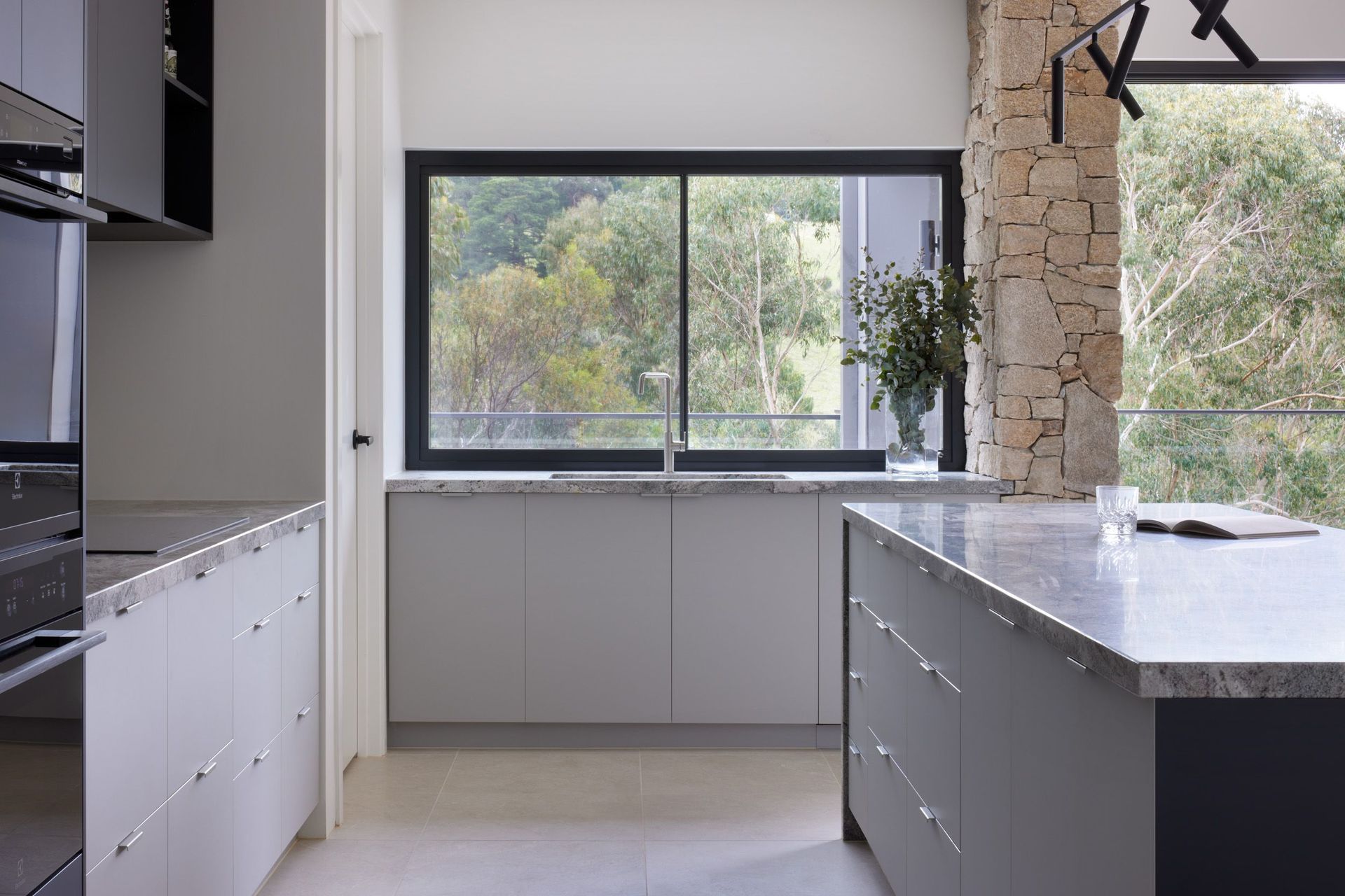 Whisker-ArchitectureHillside-HomeTatjana-Plitt581.jpg