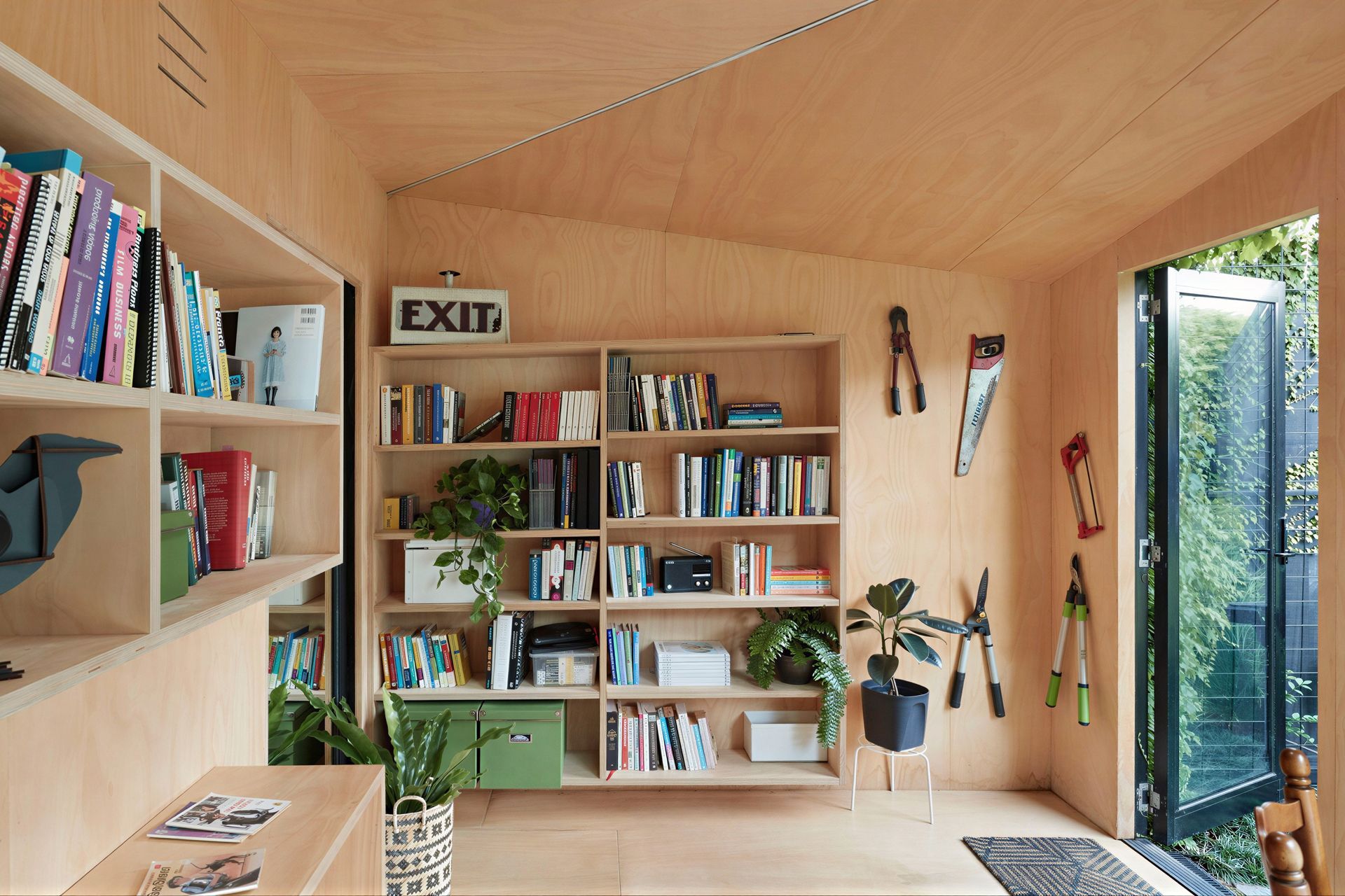 WritersShed01upscale.jpg