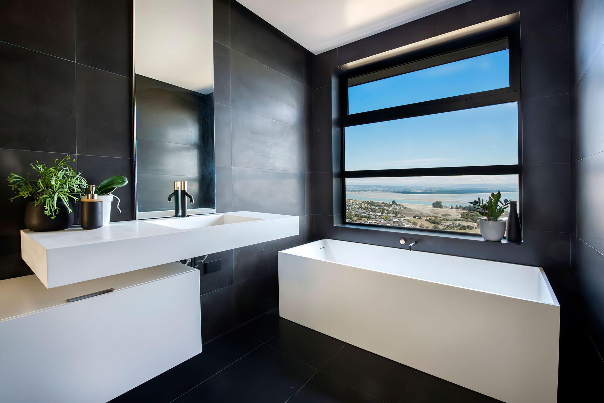 buildmeBellevue-House5-gigapixel-standard-scale-370x.jpg
