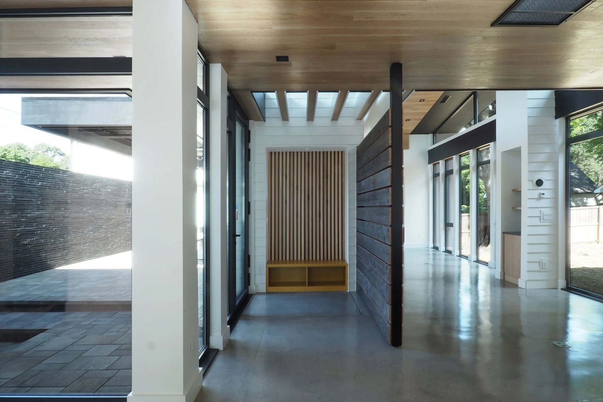 imgi9architectmodernluxuryenergyefficientpassivehouseinashevillenc.jpg