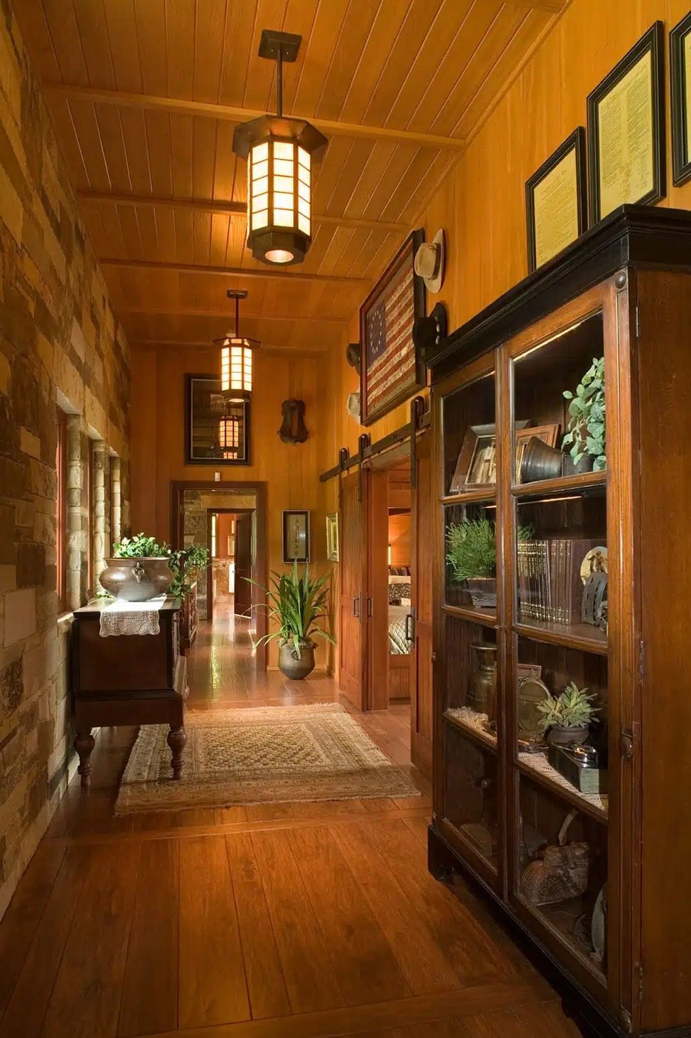 moto-x-cabin14jpg-ap-compressed.jpg