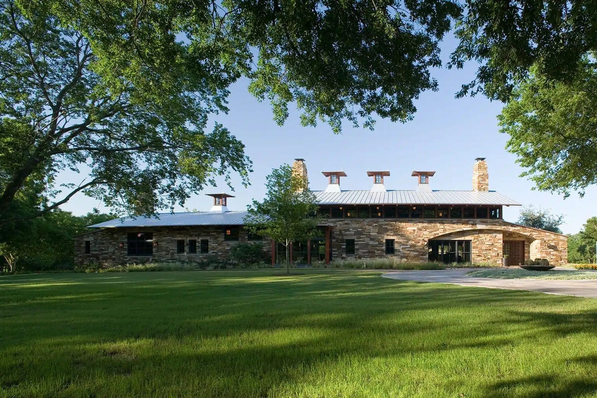 moto-x-cabin40jpg-ap-compressed.jpg
