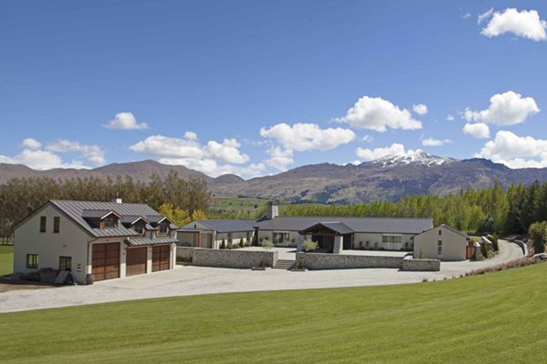 realestateimagesfrom22shotoverroadmainhouse2.jpg