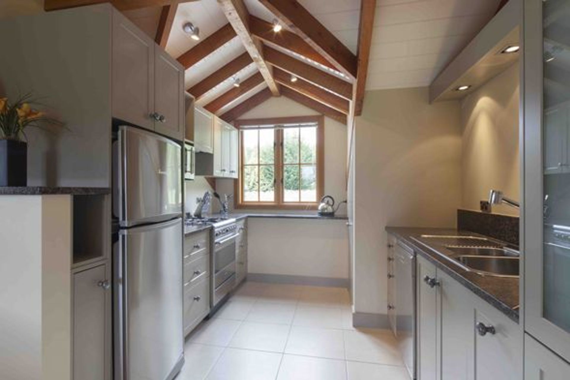 realestateimagesfrom22shotoverroadmainhouse4.jpg