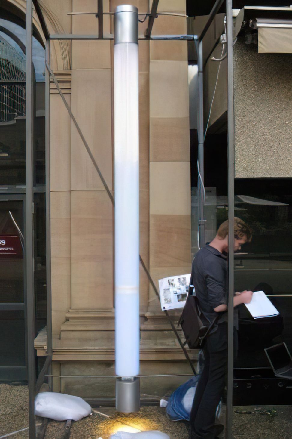 buildme1BespokelighttubeinprototypetestingphaseIts3metrestallx442a-gigapixel-standard-scale-481x.jpg