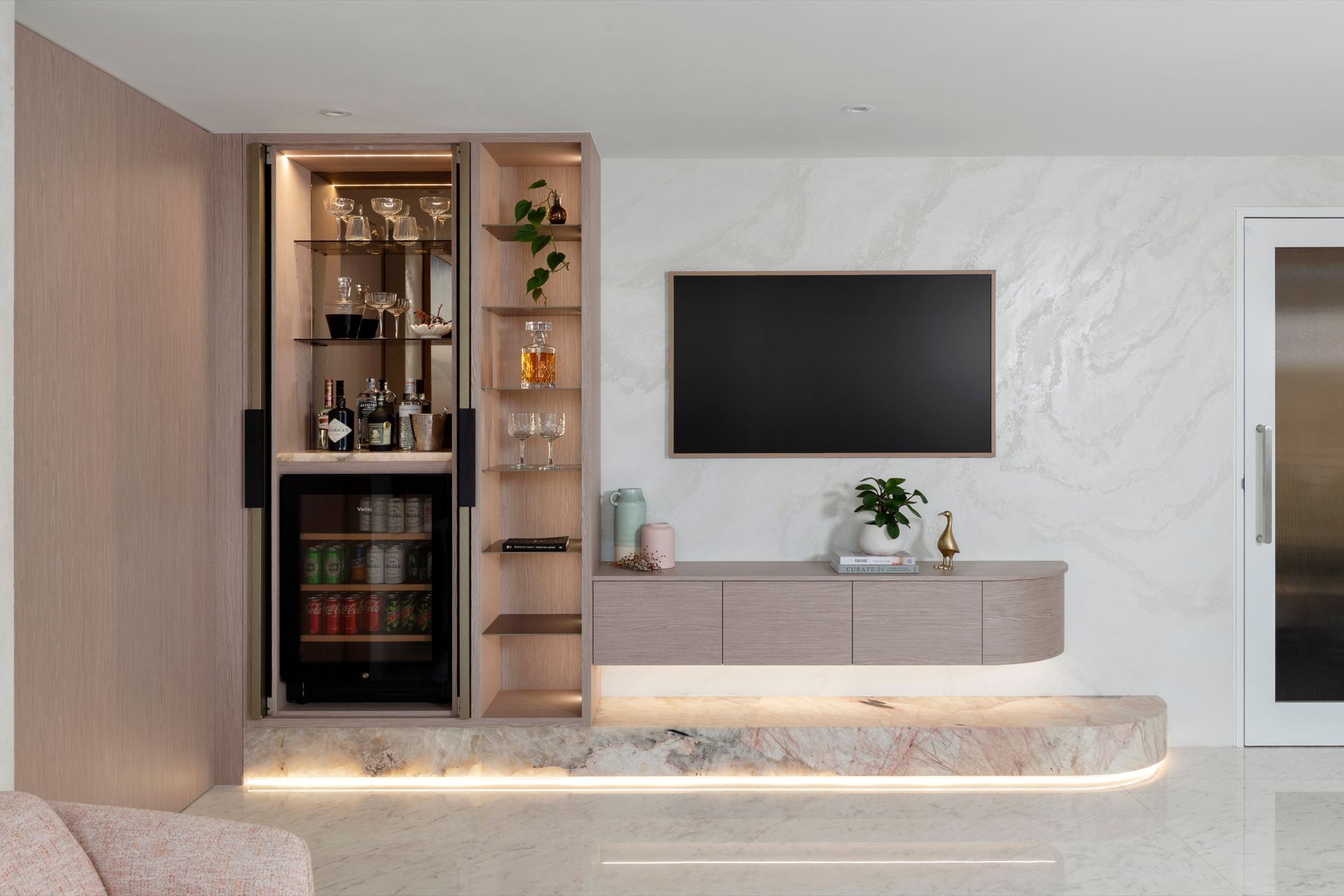 LUX-Showroom29-ap-compressed.jpg