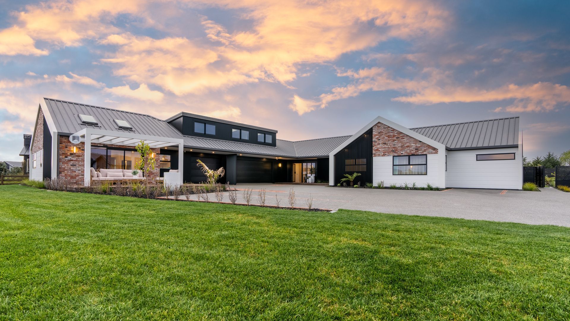 White Wood Homes Showhome - Cambridge banner