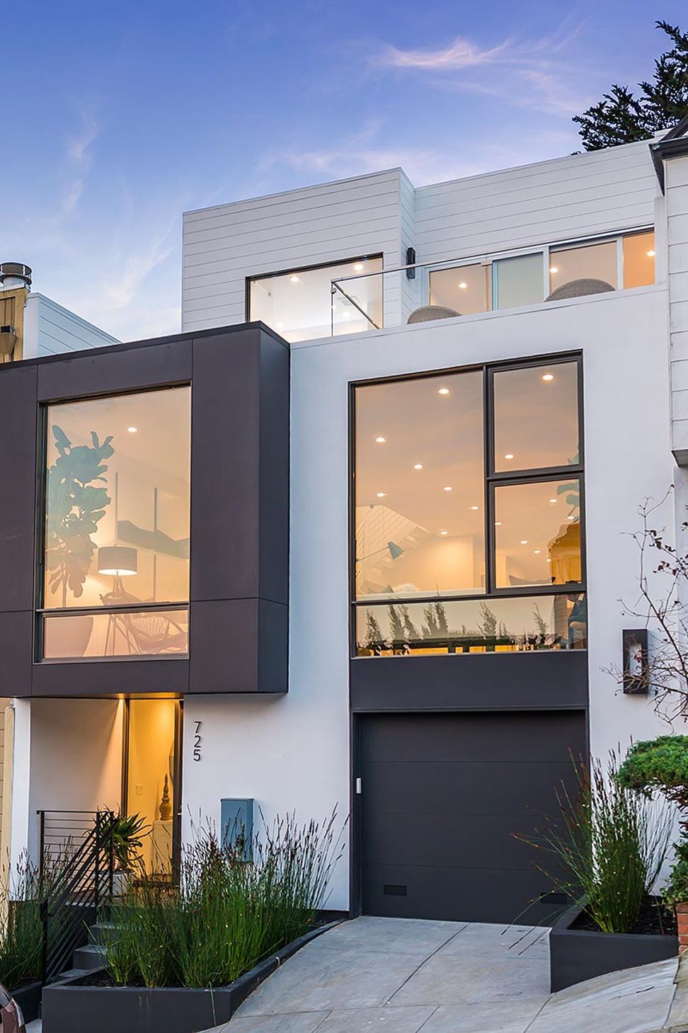 003Zack-de-VitoModern-Architecture-Construction-Design-BuildDuncan-San-Francisco-Custom-HomeFront-Facadede-Vito.jpg