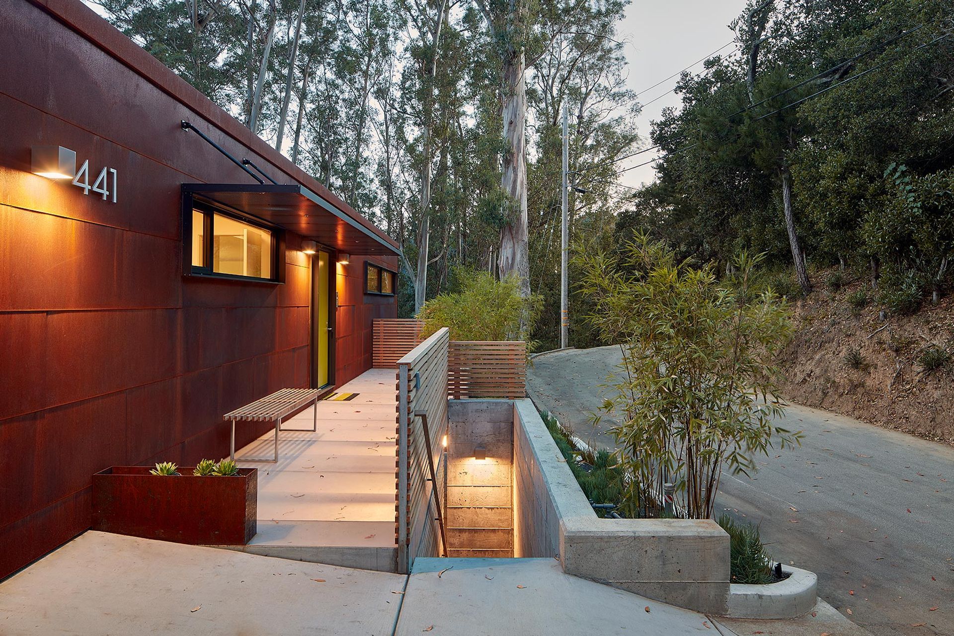 003Zack-de-VitoModern-ArchitectureConstructionDesign-BuildHillside-HouseMarin-County-Custom-HomeFront-Side-ElevationDamonte-003.jpg