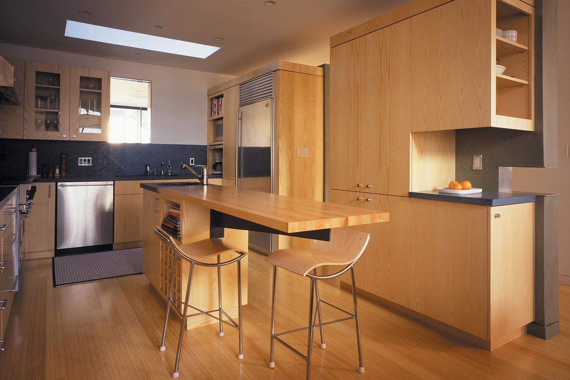 005Zack-de-VitoModern-Architecture-Construction-Design-BuildKohler-San-Francisco-Custom-HomekitchenRubio.jpg