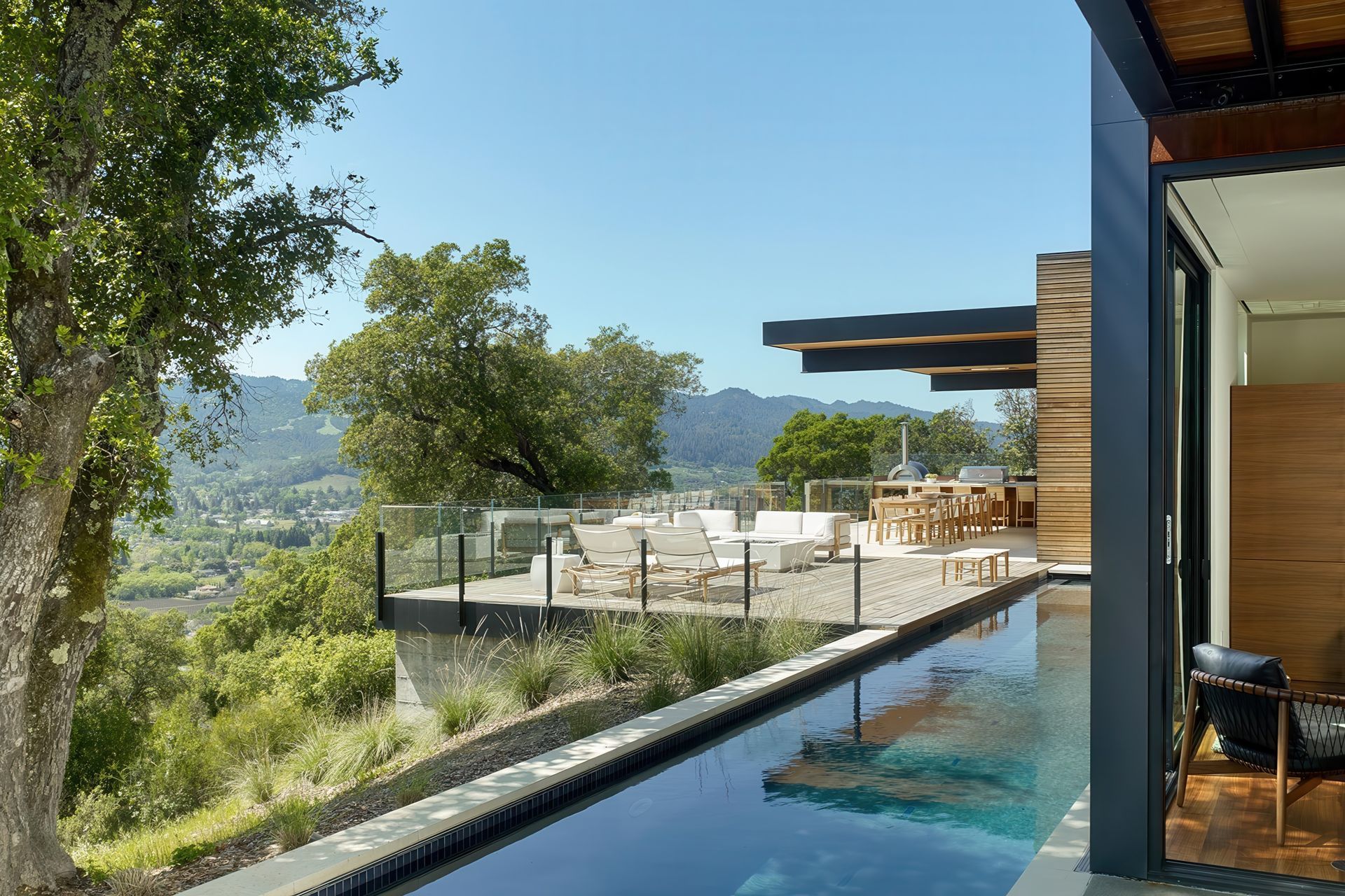 005Zack-de-VitoModern-Architecture-Construction-Design-BuildRidgeview-Estate-NapaCustom-HomeMaster-Bedroom-WindowViewCesar-Rubio.jpeg