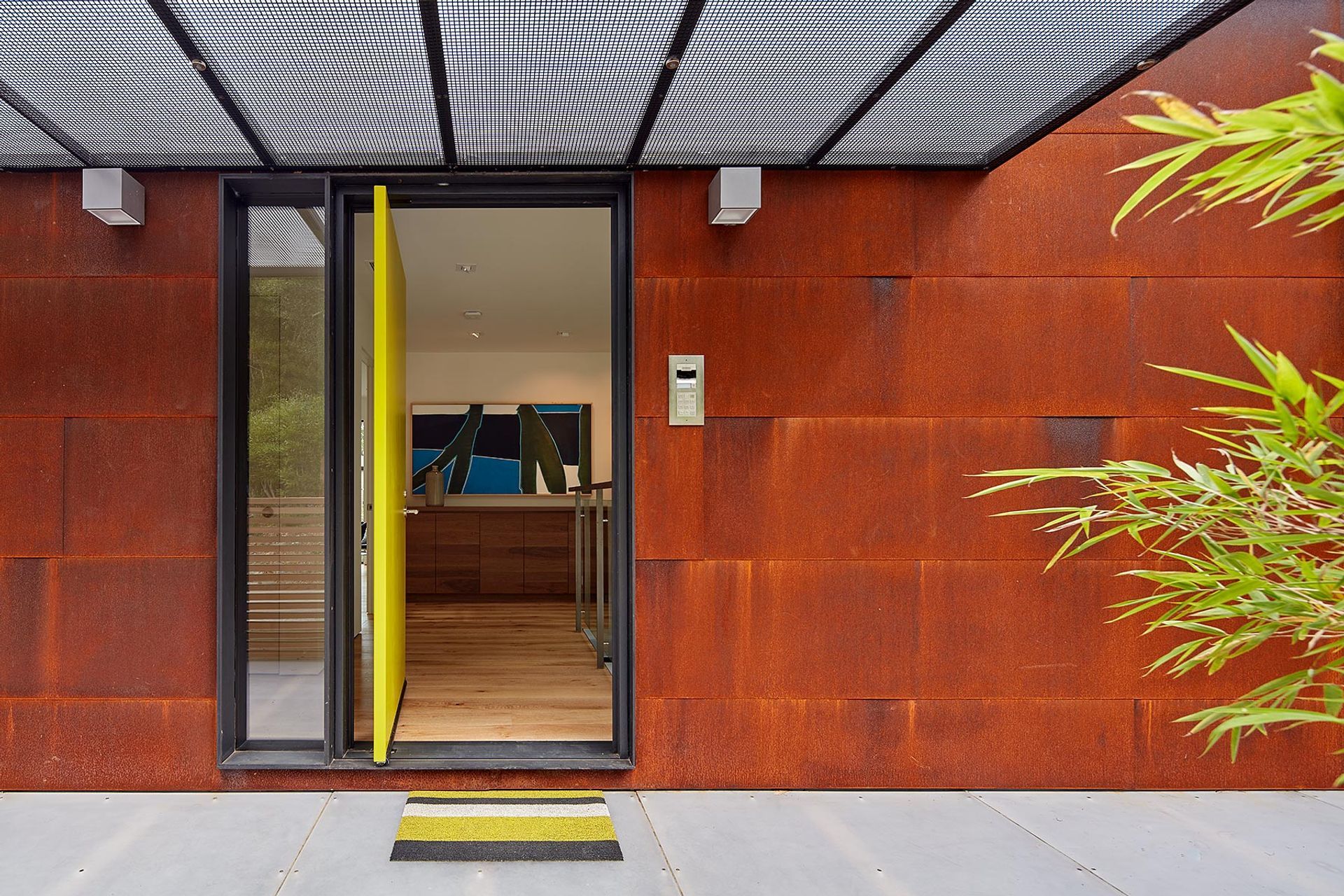 006Zack-de-VitoModern-ArchitectureConstructionDesign-BuildHillside-HouseMarin-County-Custom-HomeFront-Damonte-006.jpg