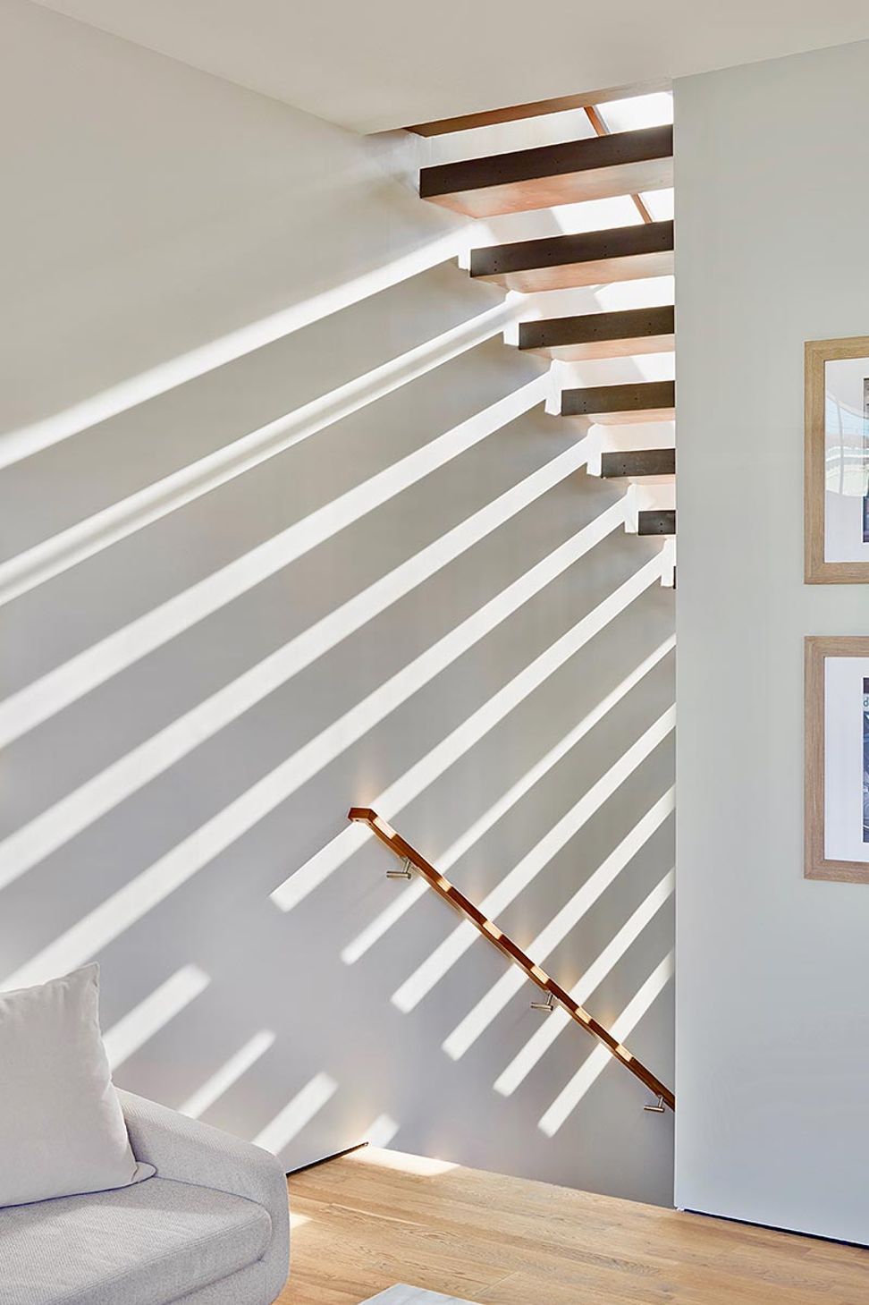 007-Zack-de-VitoModern-Architecture-Construction-Design-BuildSteelHouse-12San-FranciscoCustom-Multi-FamilyStair-Light-DetailDamonte-007.jpg