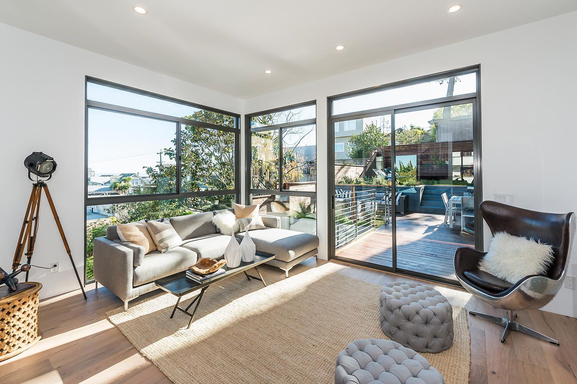 009Zack-de-VitoModern-Architecture-Construction-Design-BuildDuncan-San-Francisco-Custom-Homefamily-roomde-Vito.jpg