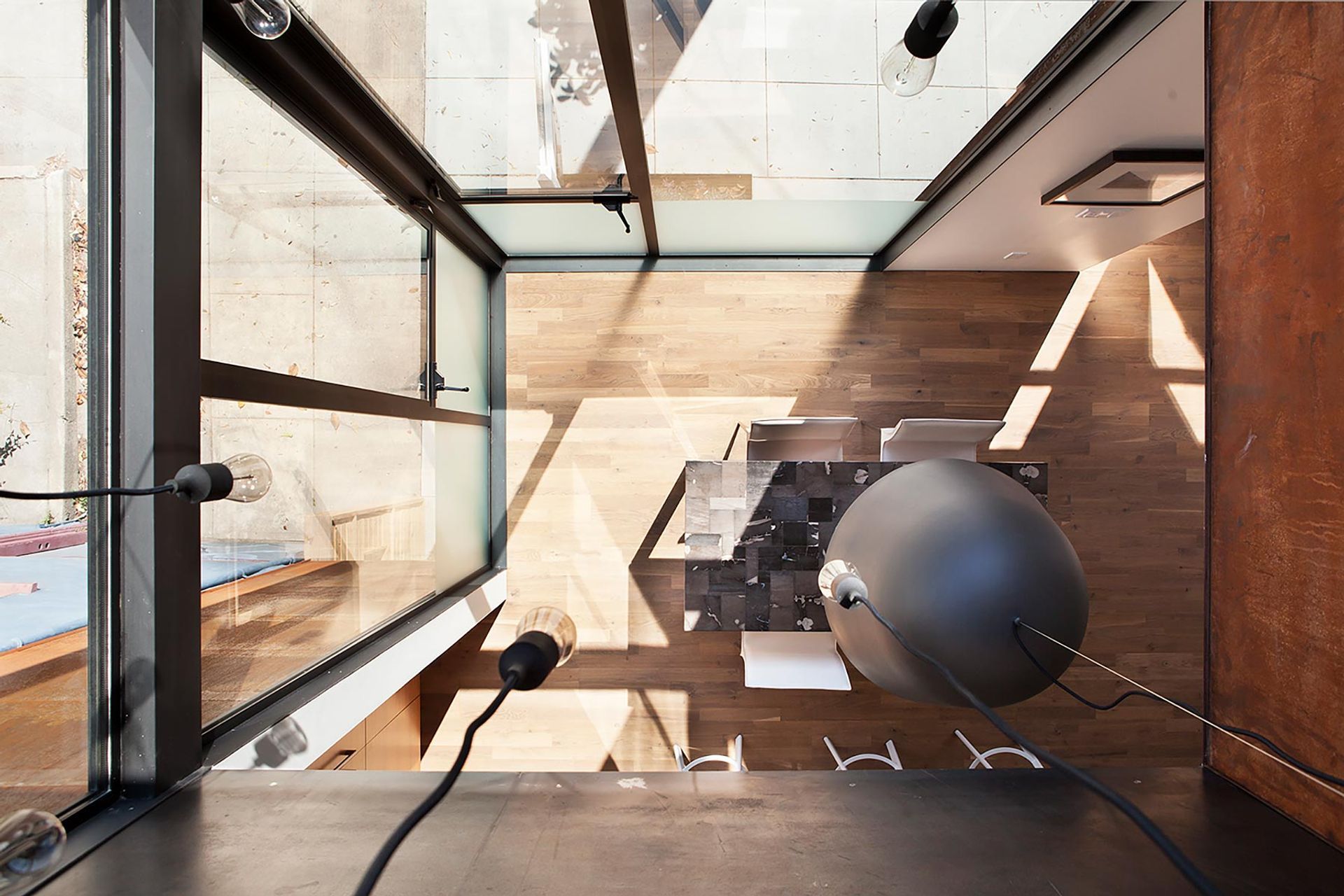 010-Zack-de-VitoModern-Architecture-Construction-Design-BuildSteelHouse-12San-FranciscoCustom-Multi-FamilyDining-Room-AboveDamonte-010.jpg