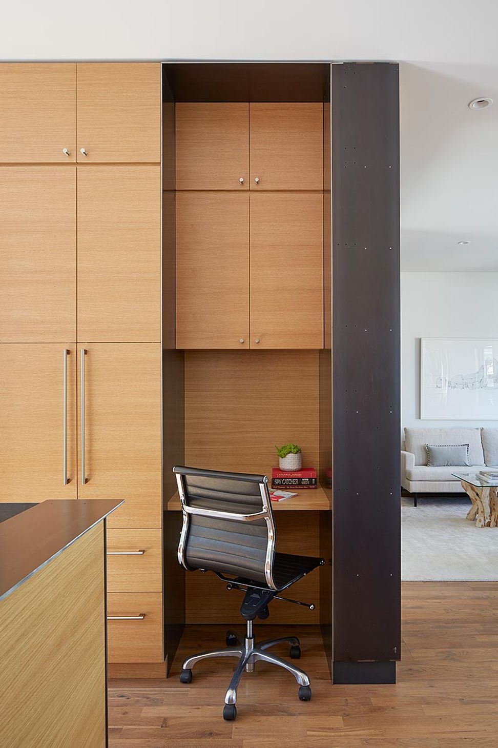 011-Zack-de-VitoModern-Architecture-Construction-Design-BuildSteelHouse-12San-FranciscoCustom-Multi-FamilyCloset-DetailDamonte-011.jpg