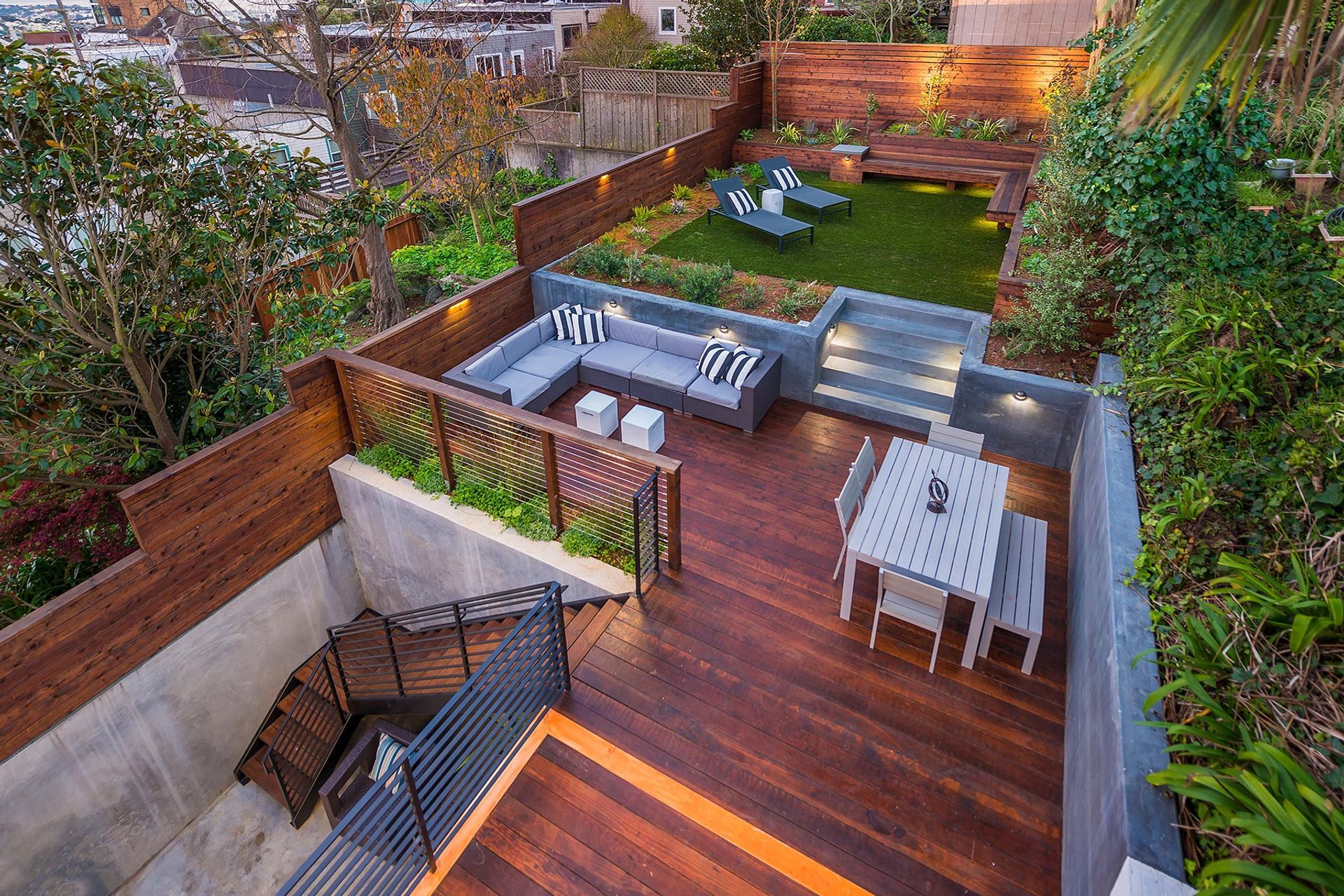 012Zack-de-VitoModern-Architecture-Construction-Design-BuildDuncan-San-Francisco-Custom-HomeBack-deck-abovedayde-Vito.jpg