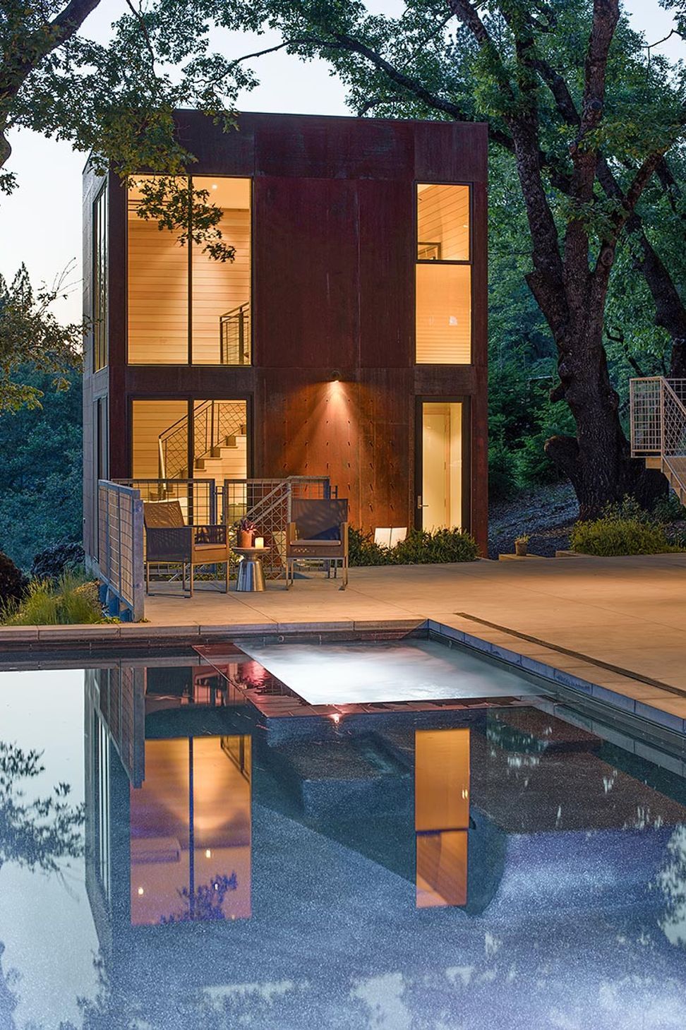 012Zack-de-VitoModern-Architecture-Construction-DesignBuildLK-HouseCalistogaCustom-HomeGuest-House-Pool-NightLiske-102.jpg