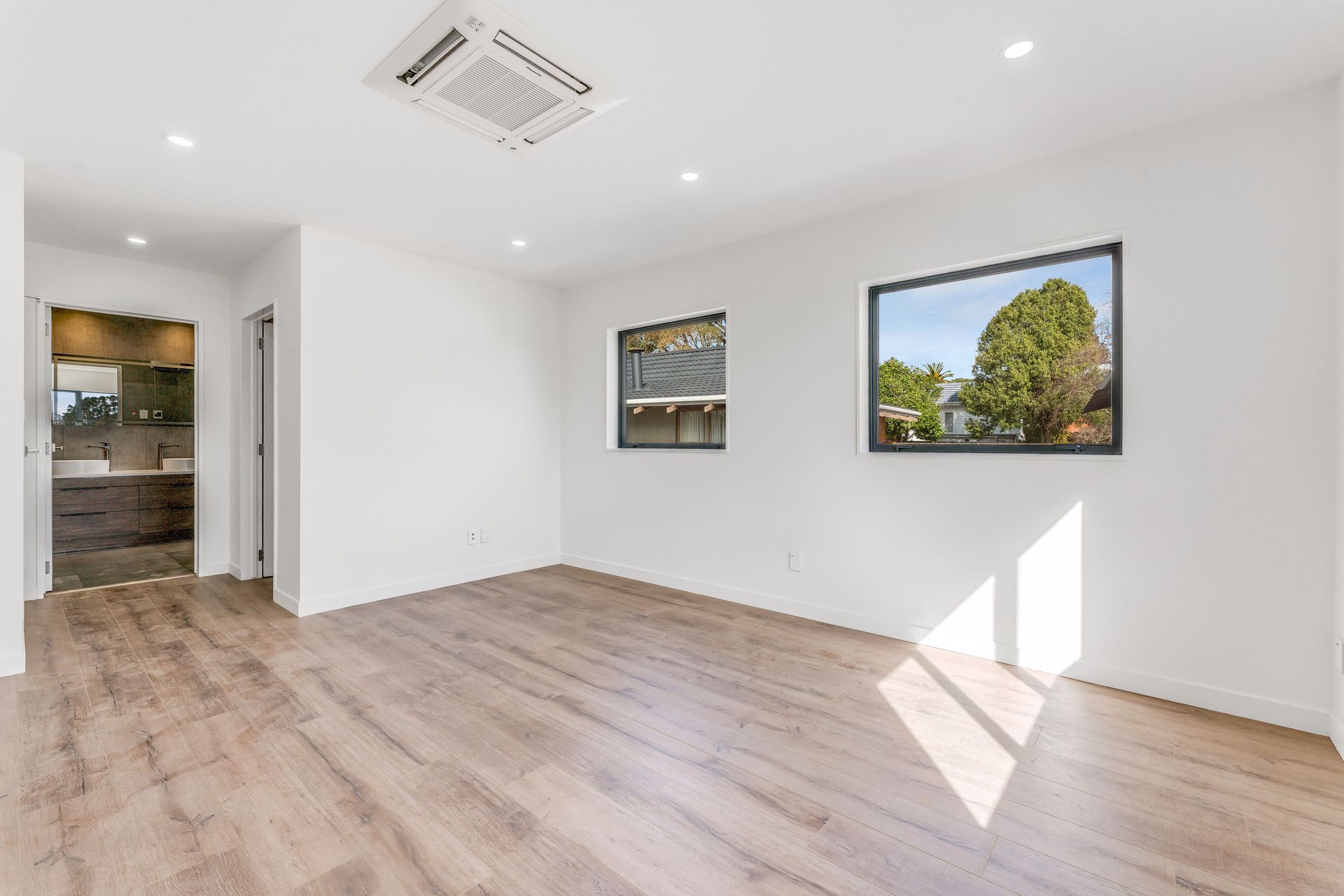 014-Print-Res-153-Titirangi-Rd.jpg