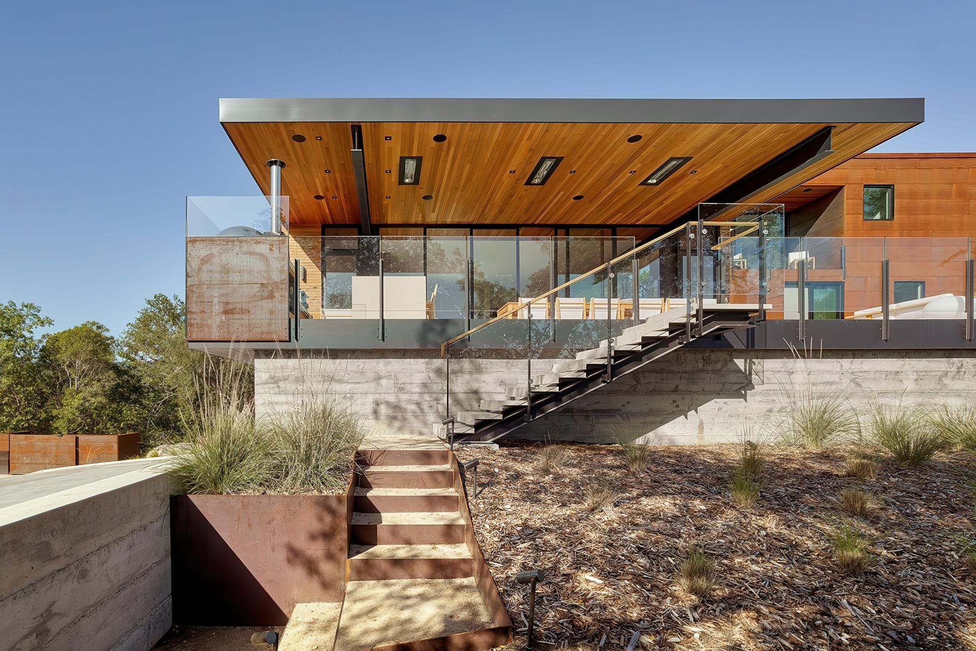 015Zack-de-VitoModern-Architecture-Construction-Design-BuildRidgeview-Estate-NapaCustom-HomePatio-Elevation-Exterior-StairCesar-Rubio.jpeg