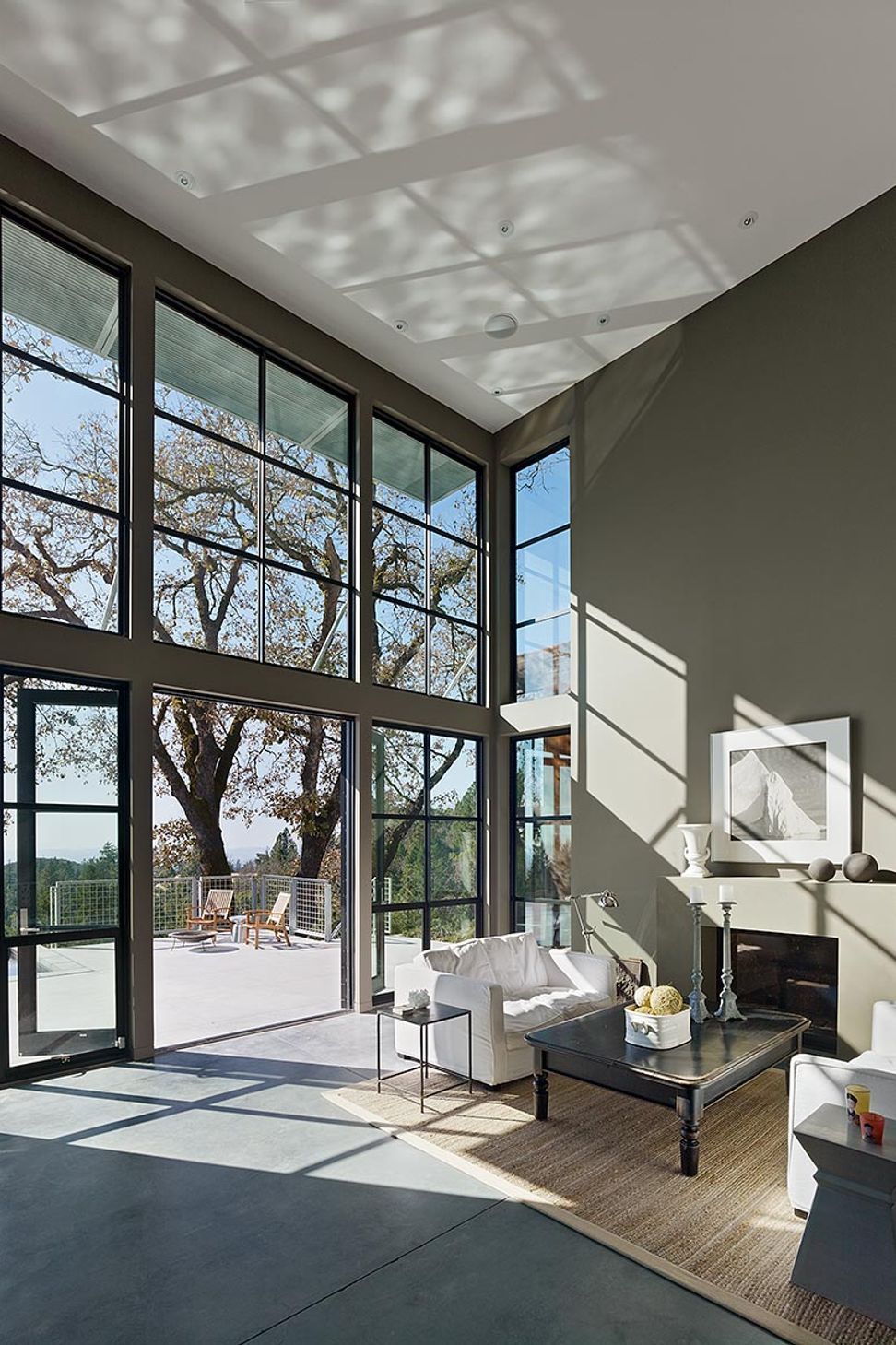 017Zack-de-VitoModern-Architecture-Construction-DesignBuildLK-HouseCalistogaCustom-HomeLiving-Room-TerraceDamonte-017.jpg