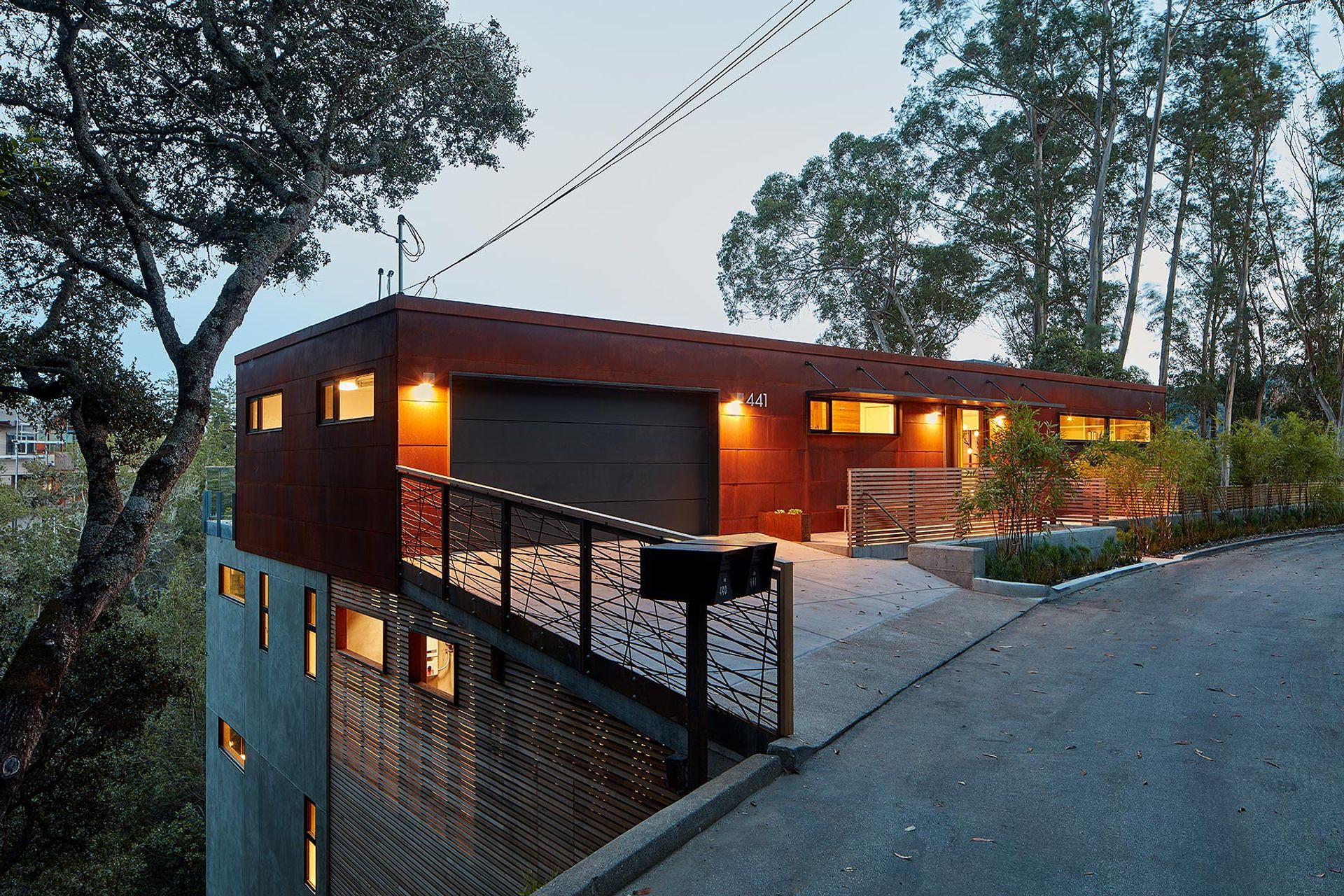 017Zack-de-VitoModern-ArchitectureConstructionDesign-BuildHillside-HouseMarin-County-Custom-HomeCar-Port-ElevationDamonte-017.jpg