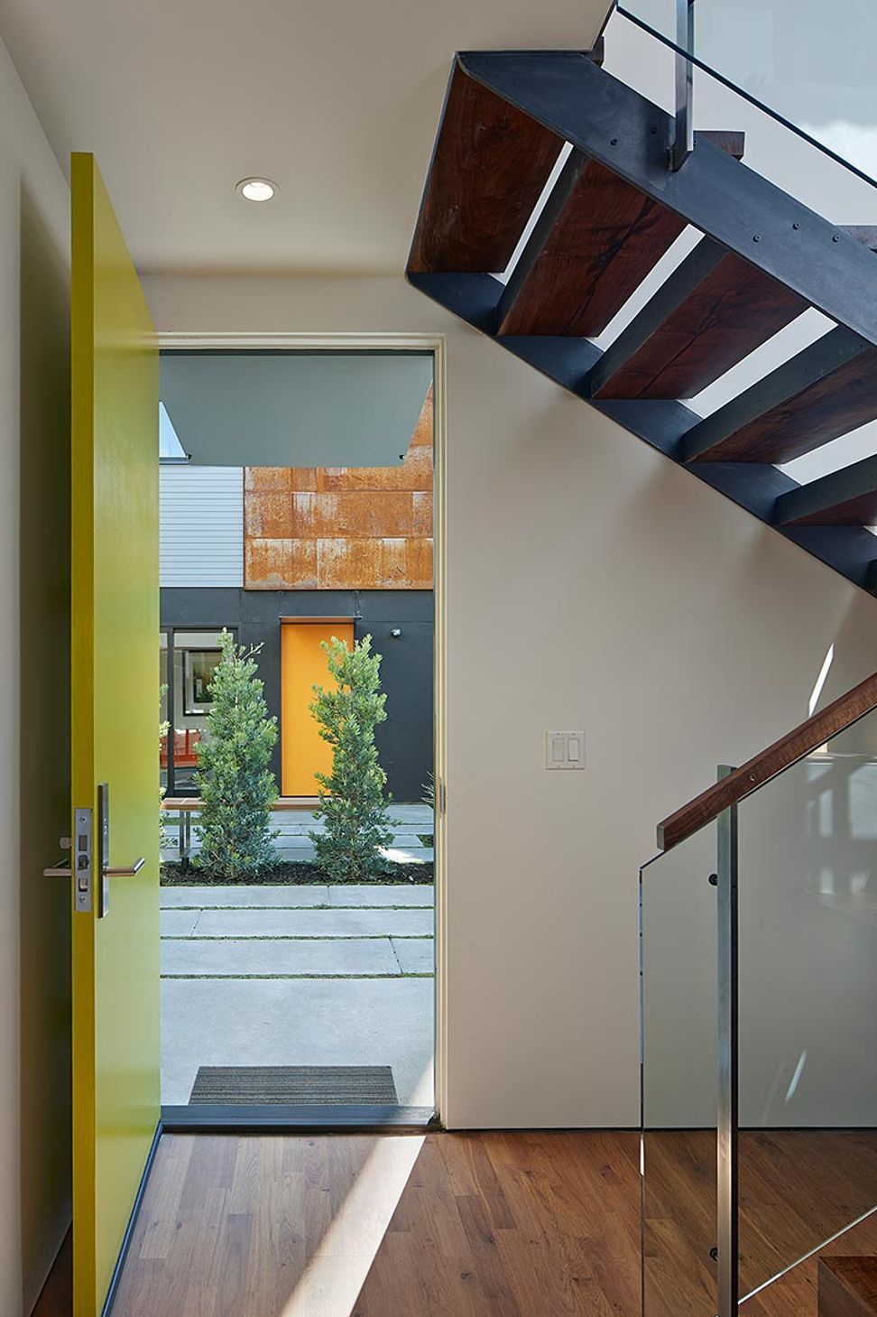 021-Zack-de-VitoModern-Architecture-Construction-Design-BuildSteelHouse-12San-FranciscoEntry-StairDamonte-021.jpg