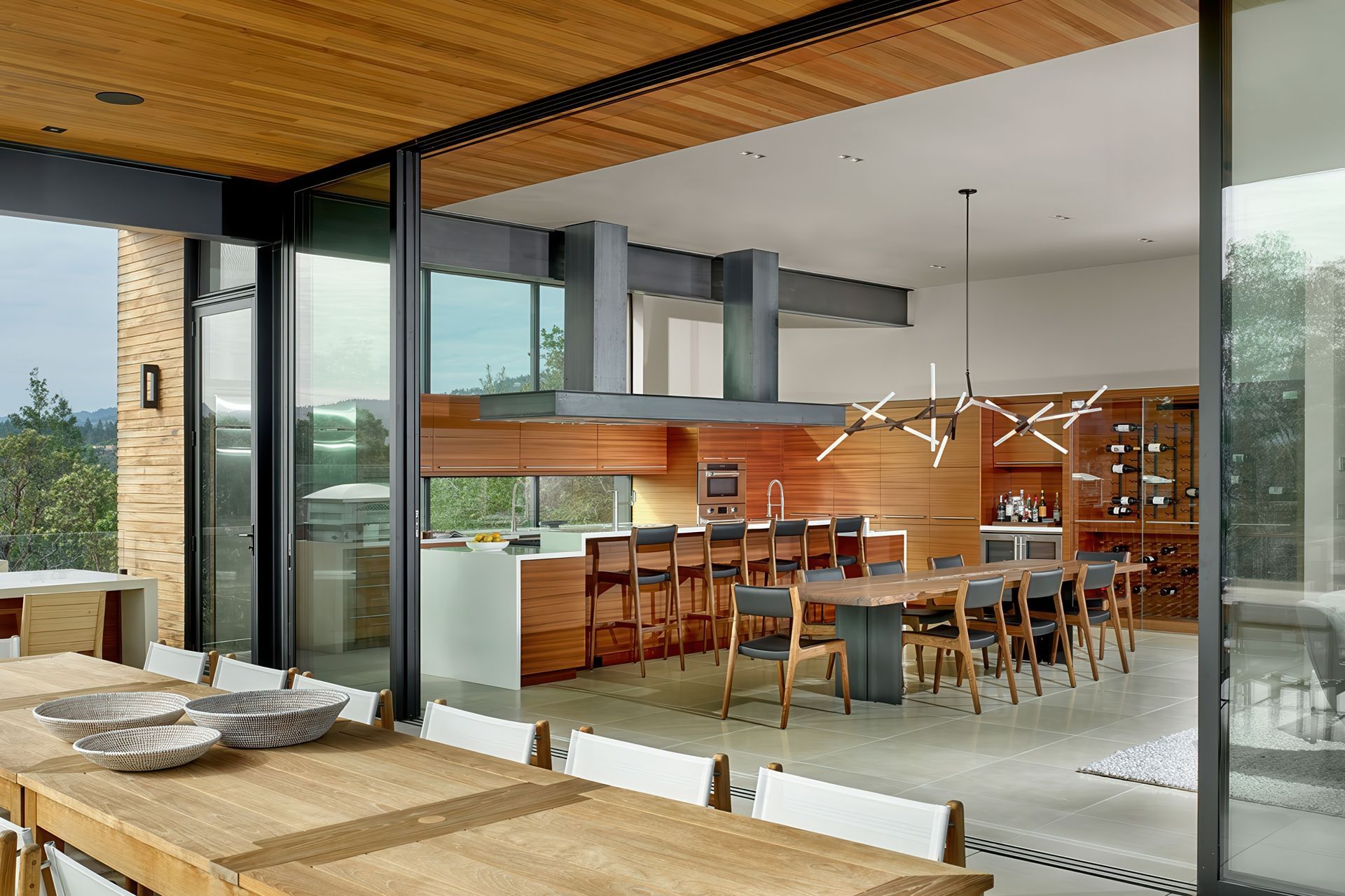 023Zack-de-VitoModern-Architecture-Construction-Design-BuildRidgeview-Estate-NapaCustom-HomeExteiror-Patio-Interior-KitchenCesar-Rubio.jpeg