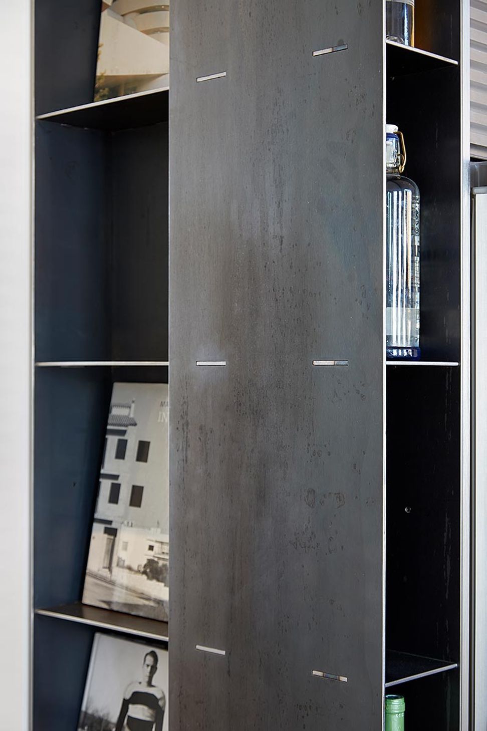 024-Zack-de-VitoModern-Architecture-Construction-Design-BuildSteelHouse-12San-FranciscoCustom-Multi-FamilyKitchen-Shelf-DetailDamonte-024.jpg