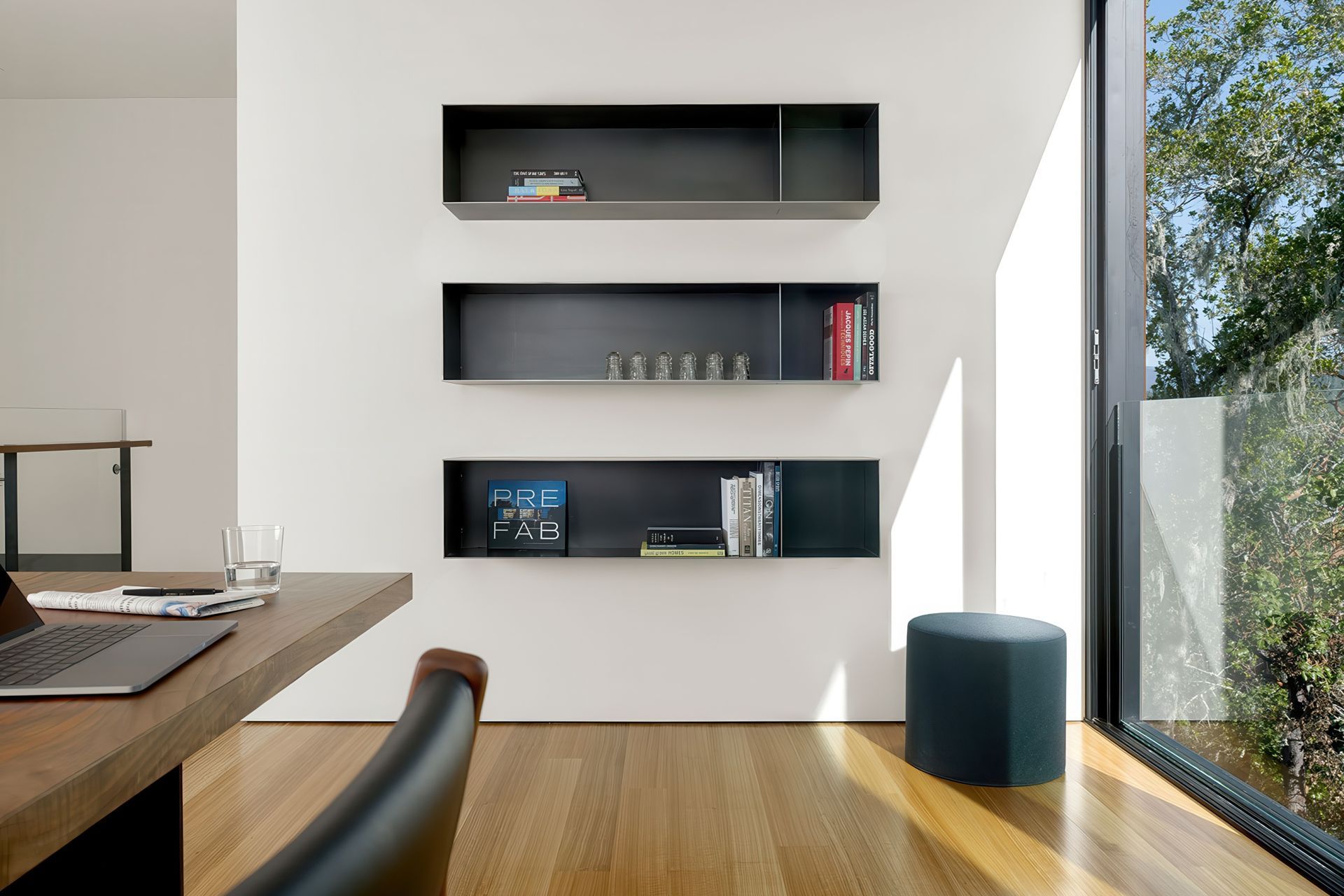 027Zack-de-VitoModern-Architecture-Construction-Design-BuildRidgeview-Estate-NapaCustom-HomeHome-OfficeShelvingCesar-Rubio.jpeg