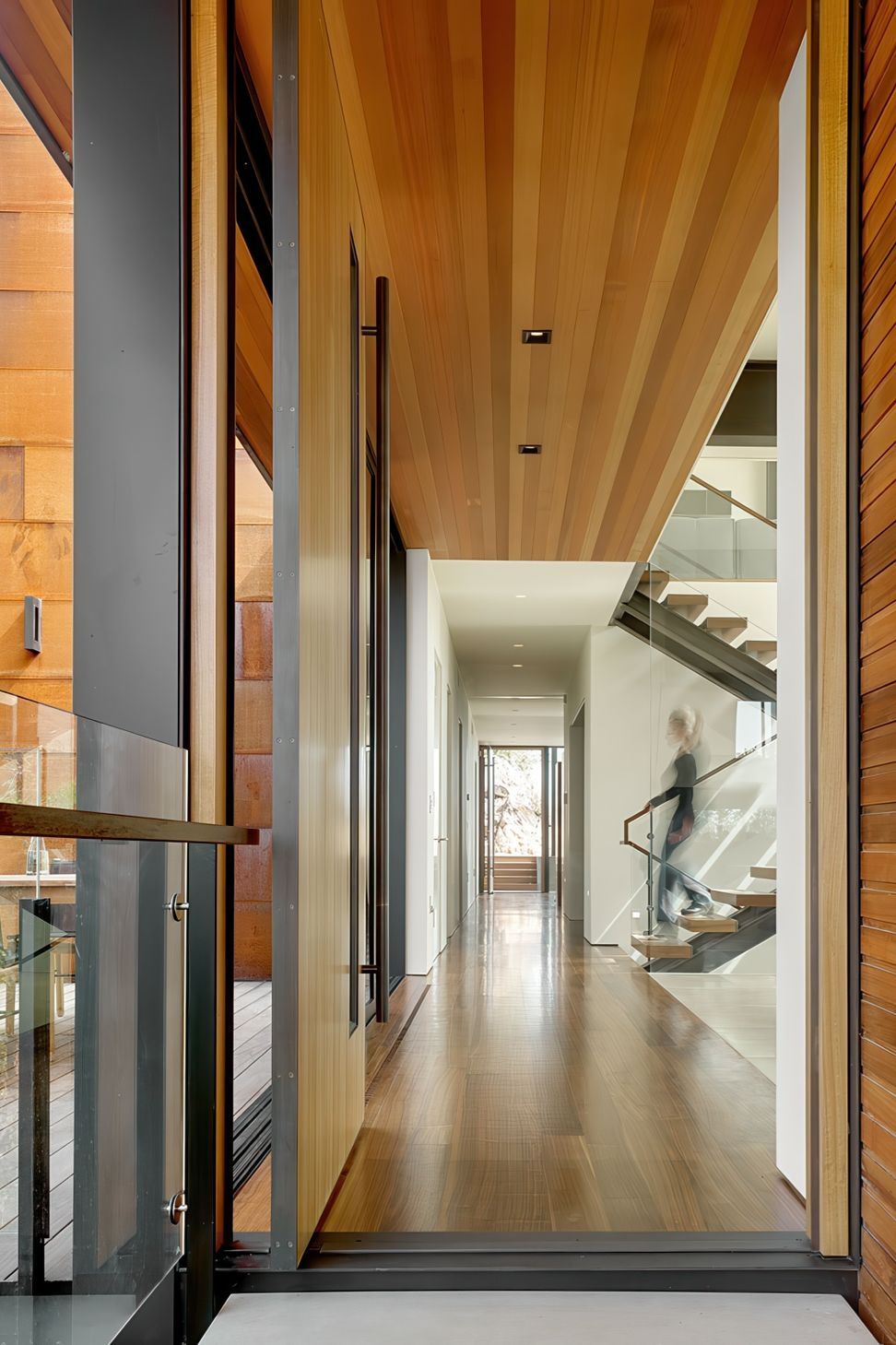 035Zack-de-VitoModern-Architecture-Construction-Design-BuildRidgeview-Estate-NapaCustom-HomeFront-EntryHallwayInterior-StairCesar-Rubio.jpeg