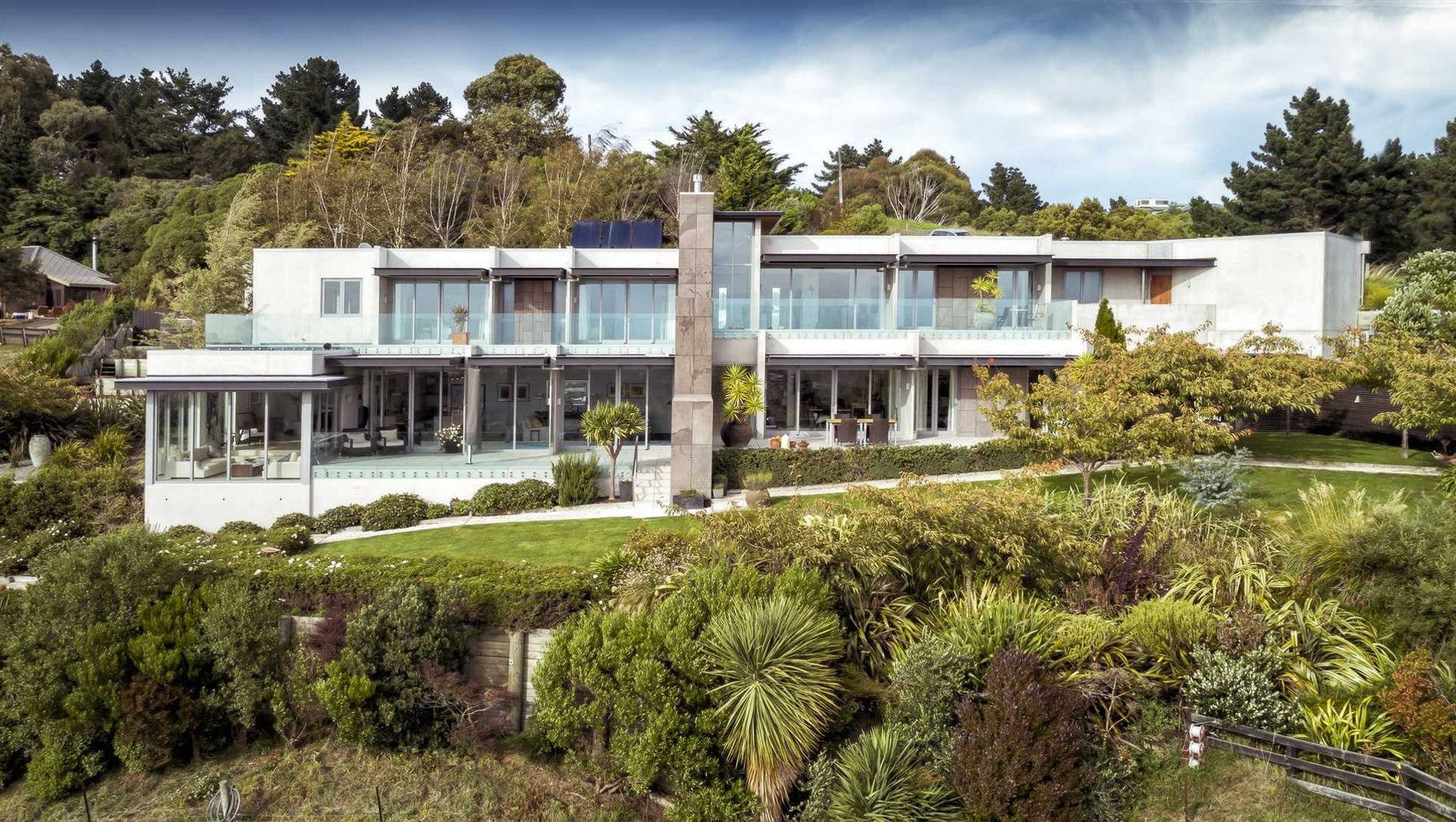 House into the hill banner