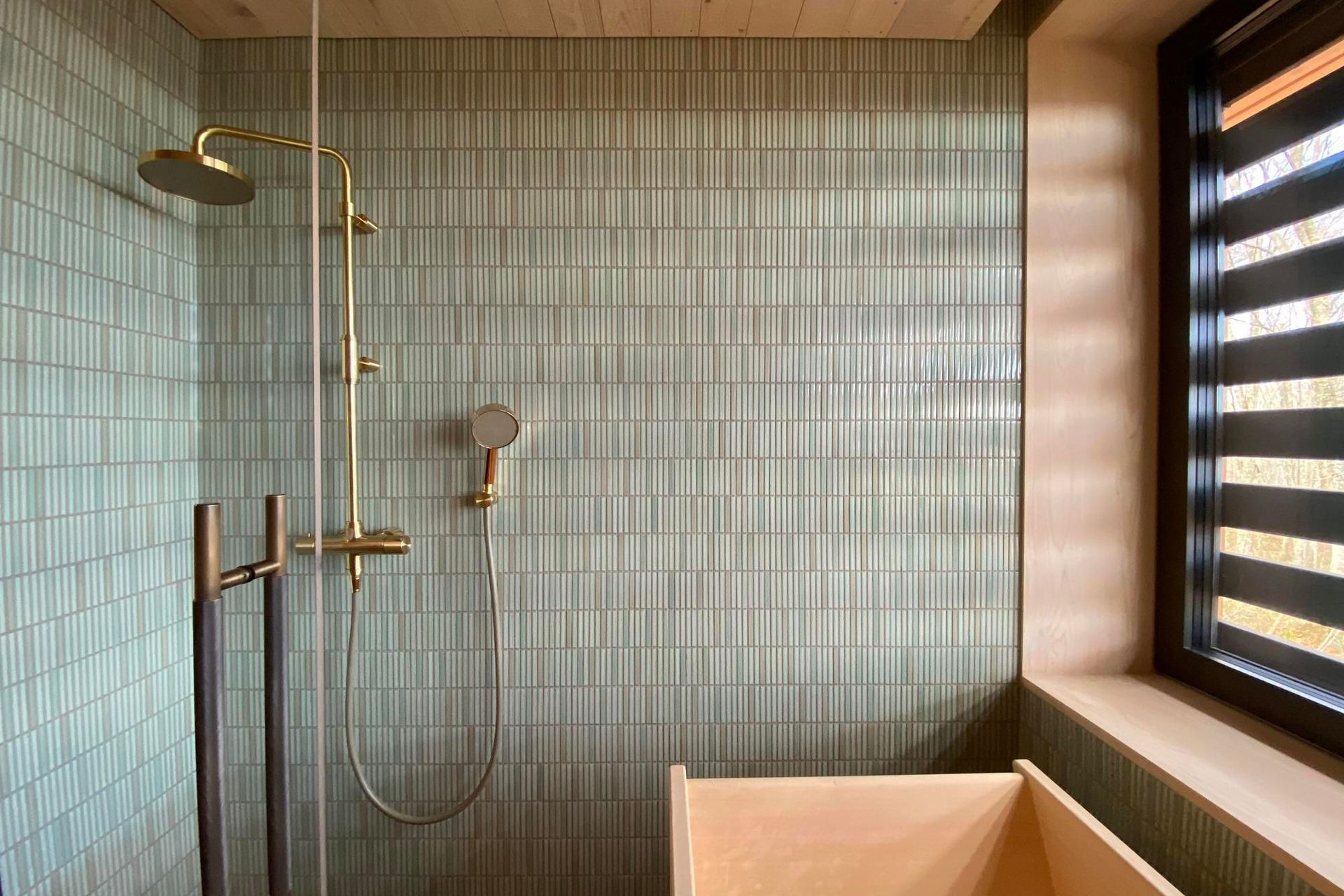 11-Matt-Day-Architect-Matt-Day-Nagano-Prefecture-Japan-Kazahana-Lodge-Bathroom.jpeg