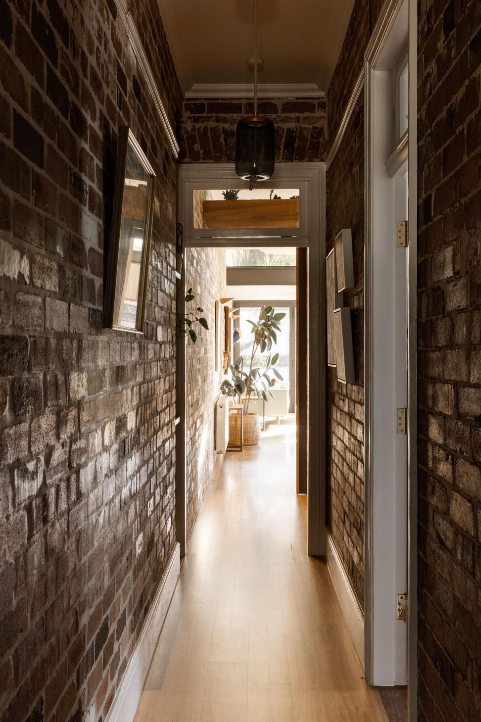 14-Matt-Day-Architect-Matt-Day-Manly-House-Indoor-Recycled-Brick-Walls.jpg