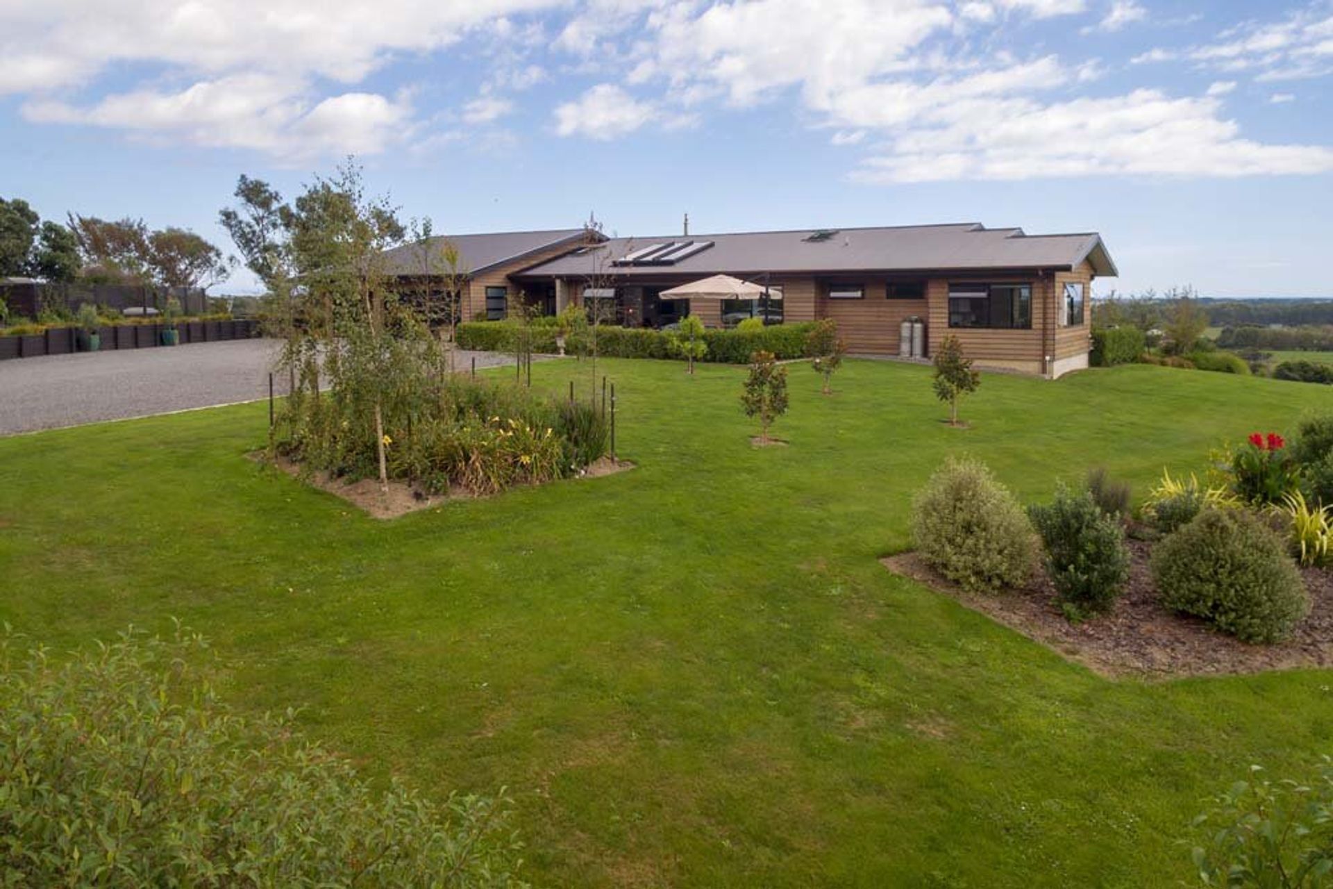 Manakau House
