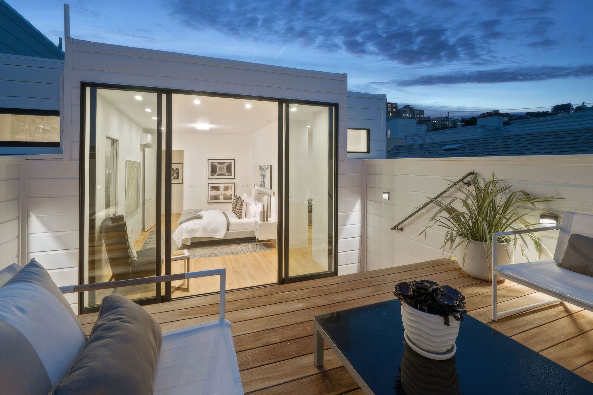 267-clipper-street37005ptw18web-800x600-upscaled-by-Replicate.jpg