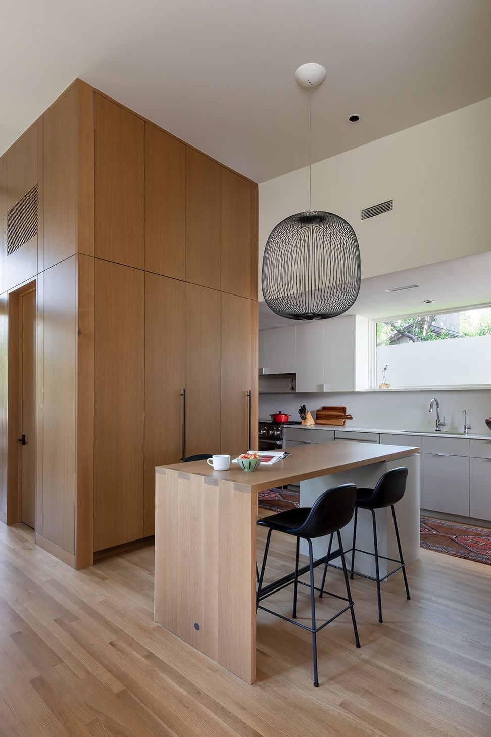 6WoodlandRetreatCuppettKilpatrickArchitectureandInteriorDesignwood-kitchen-island-modern-design.jpg